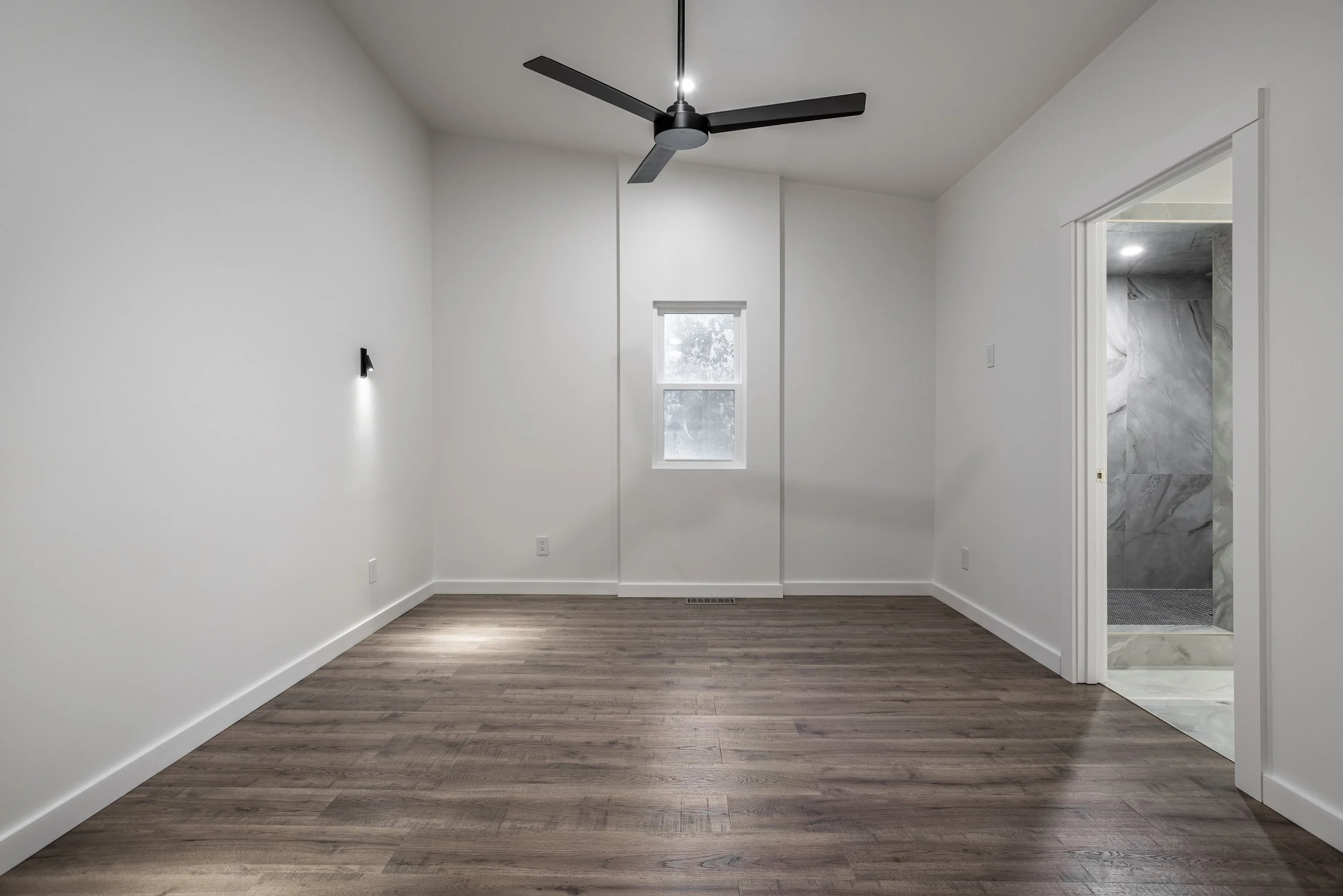 20-4245 Norwaldo Ave.jpg