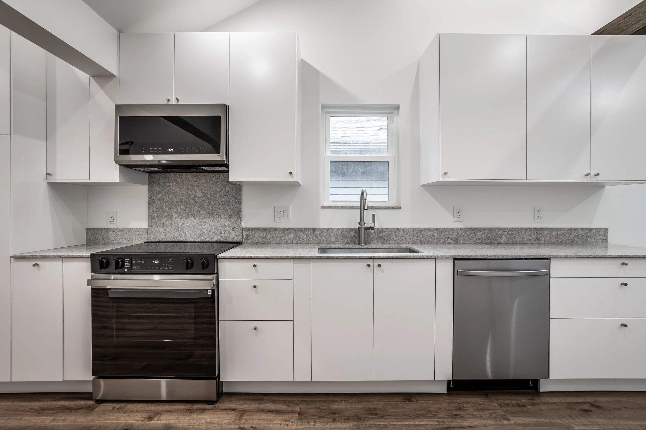 15-4245 Norwaldo Ave.jpg