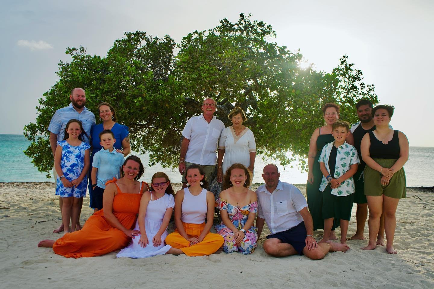 Making memories with the family, one beach day at a time 🌊👨&zwj;👩&zwj;👧&zwj;👦☀️
.
.
.
Book your own family photoshoot for $295&rdquo; 
Contact me +297 5948404 ✅
Email: marjolein.devocht@icloud.com✅
.
.

#familyphotography #family #familyphotogra