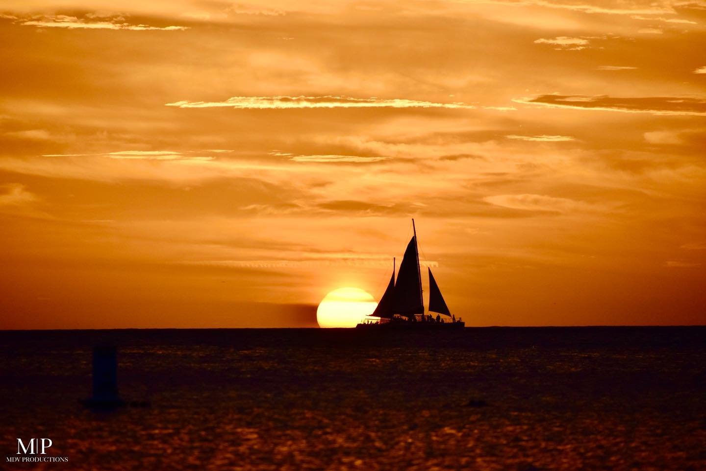 Capturing the beauty of the world, one sunset at a time 🌅📸
.
.

#sunset #nature #photography #sky #travel #photooftheday #landscape #love #sunsetphotography #naturephotography #ig #beach #sun #instagood #summer #sunrise #beautiful #sea #picoftheday