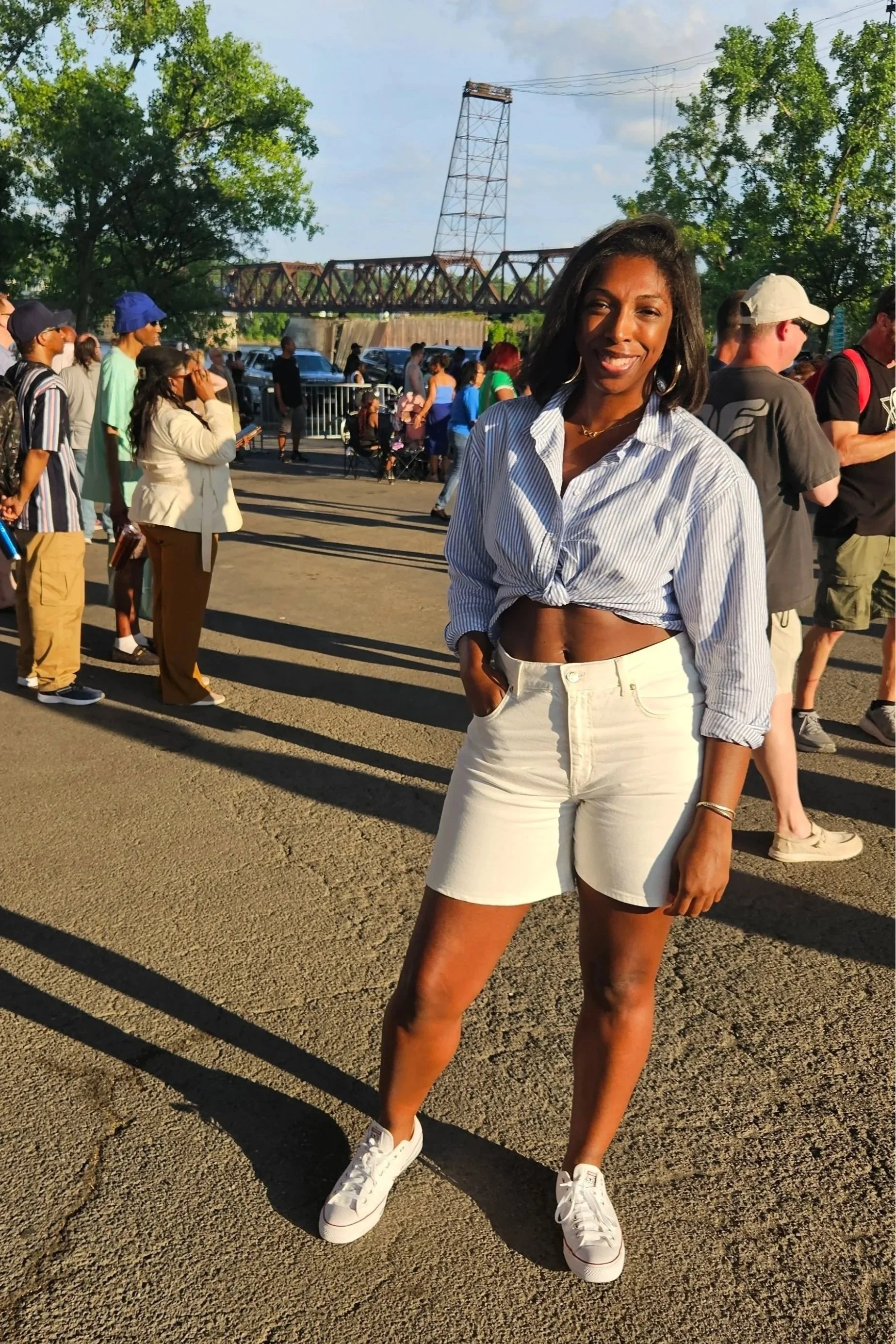 A natural and authentic portrait of Nishaea Richardson, illustrating her philosophy of choosing the real version over the polished one.