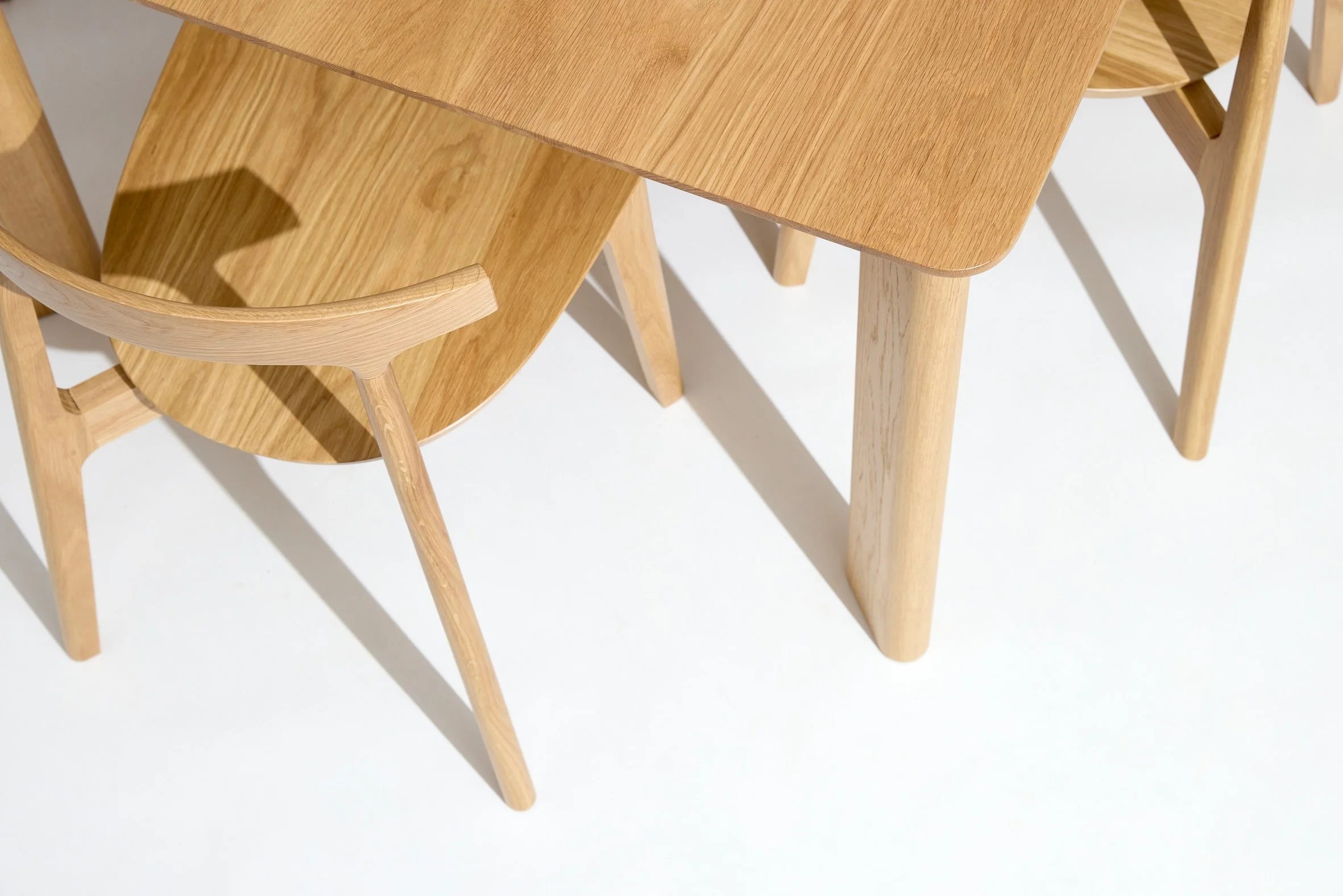 Metro Table — Apparentt