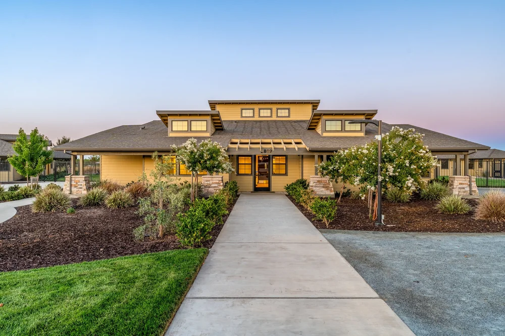 Communities — AMVA 1