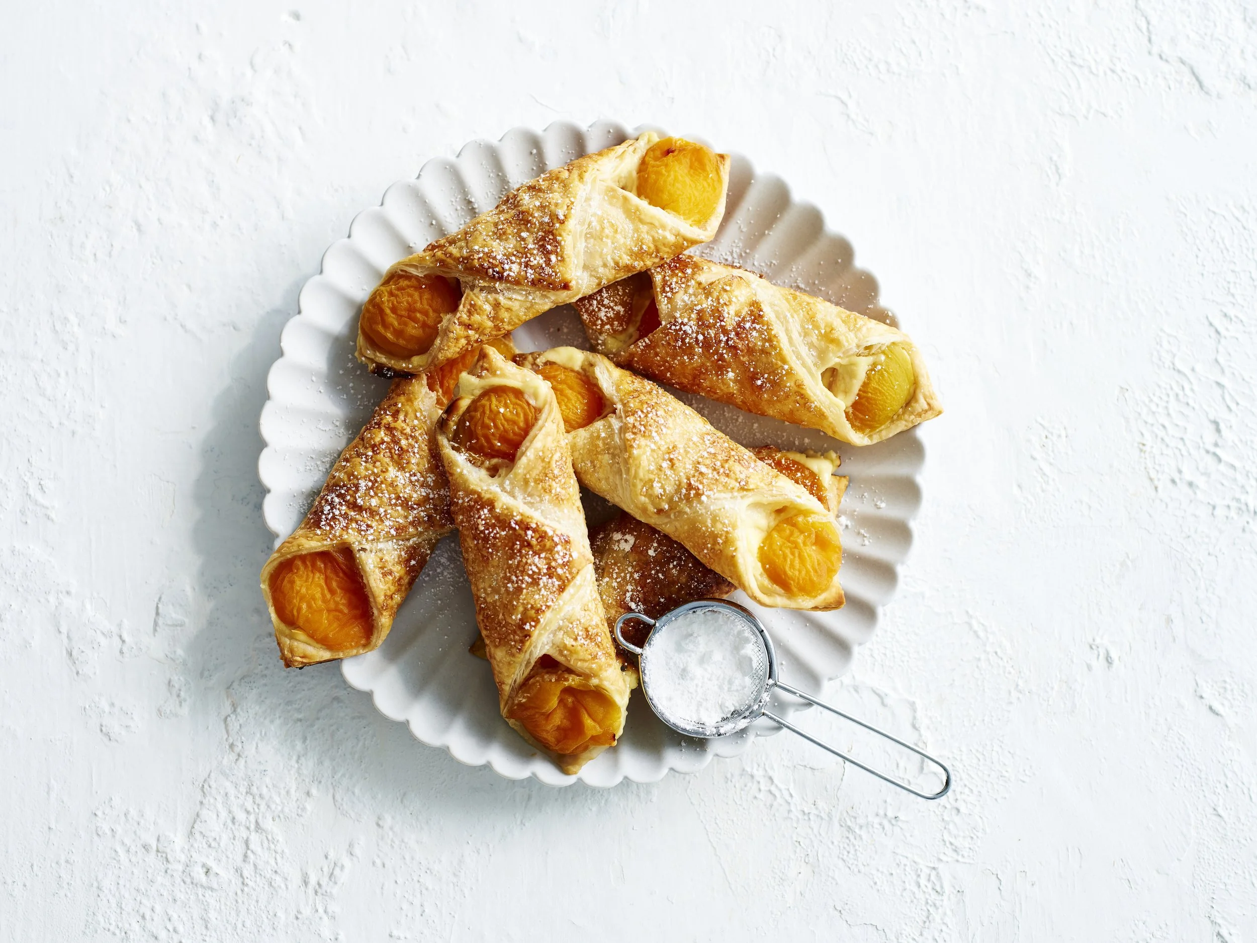 Apricot and cream cheese pastries 003.jpg