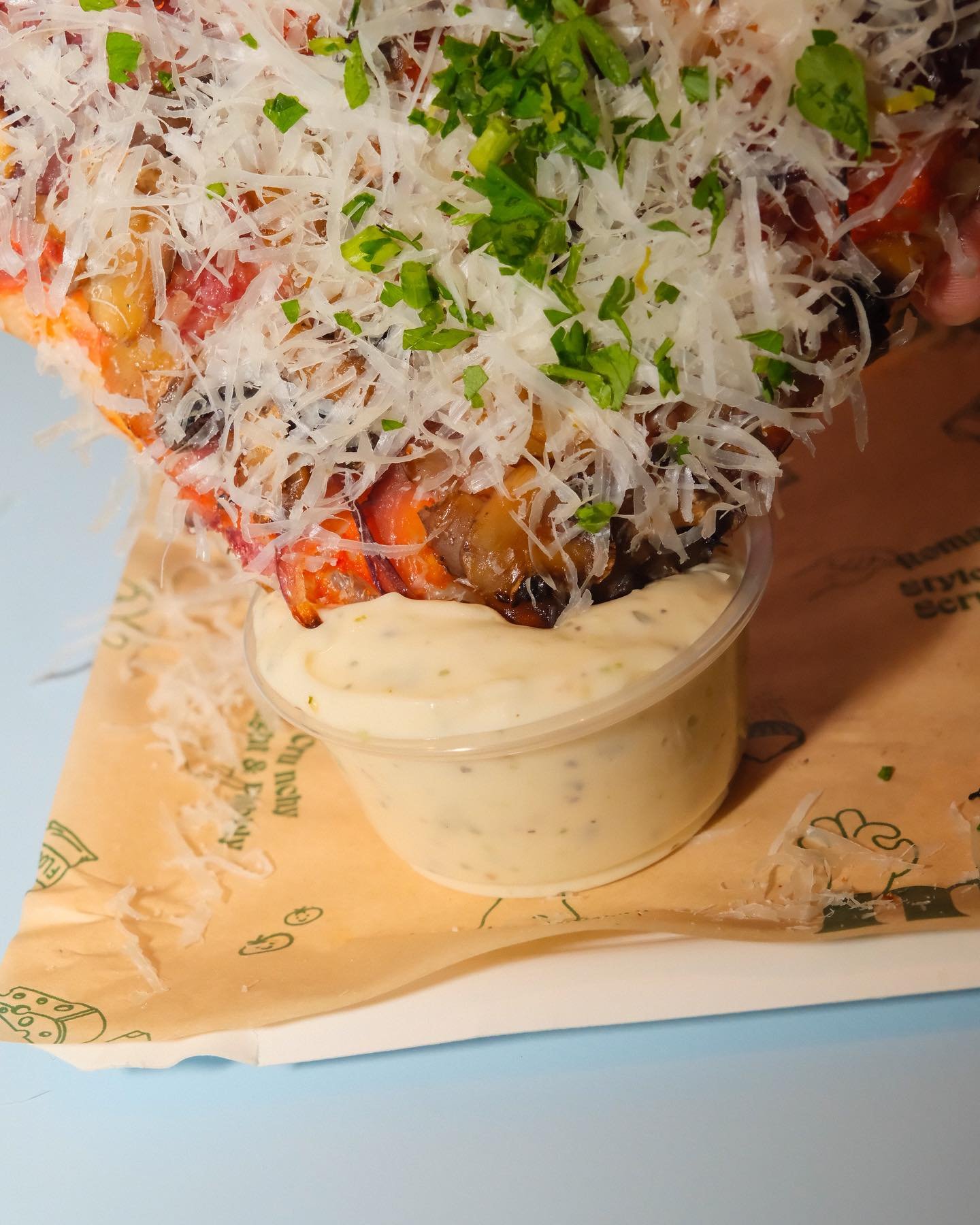 What&rsquo;s the best dip combo? 👌

Check out our current menu for classic and seasonal dips for your slice, crust or fritti 🤤