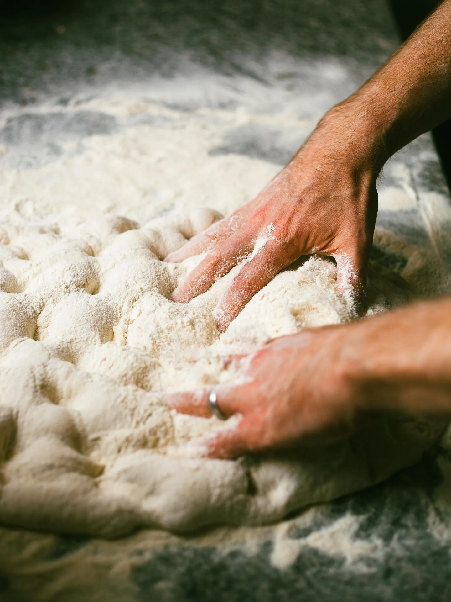 It’s all hands on in the Mani kitchen 🤌 
Remember we’re open until 8pm Sun - Wed, 11pm on Thurs and til midnight Friday & Saturday. You can also find us on @deliveroo_ie for those cozy nights in.. 🍂 🎃 
#druryst #dublinfood #deliv