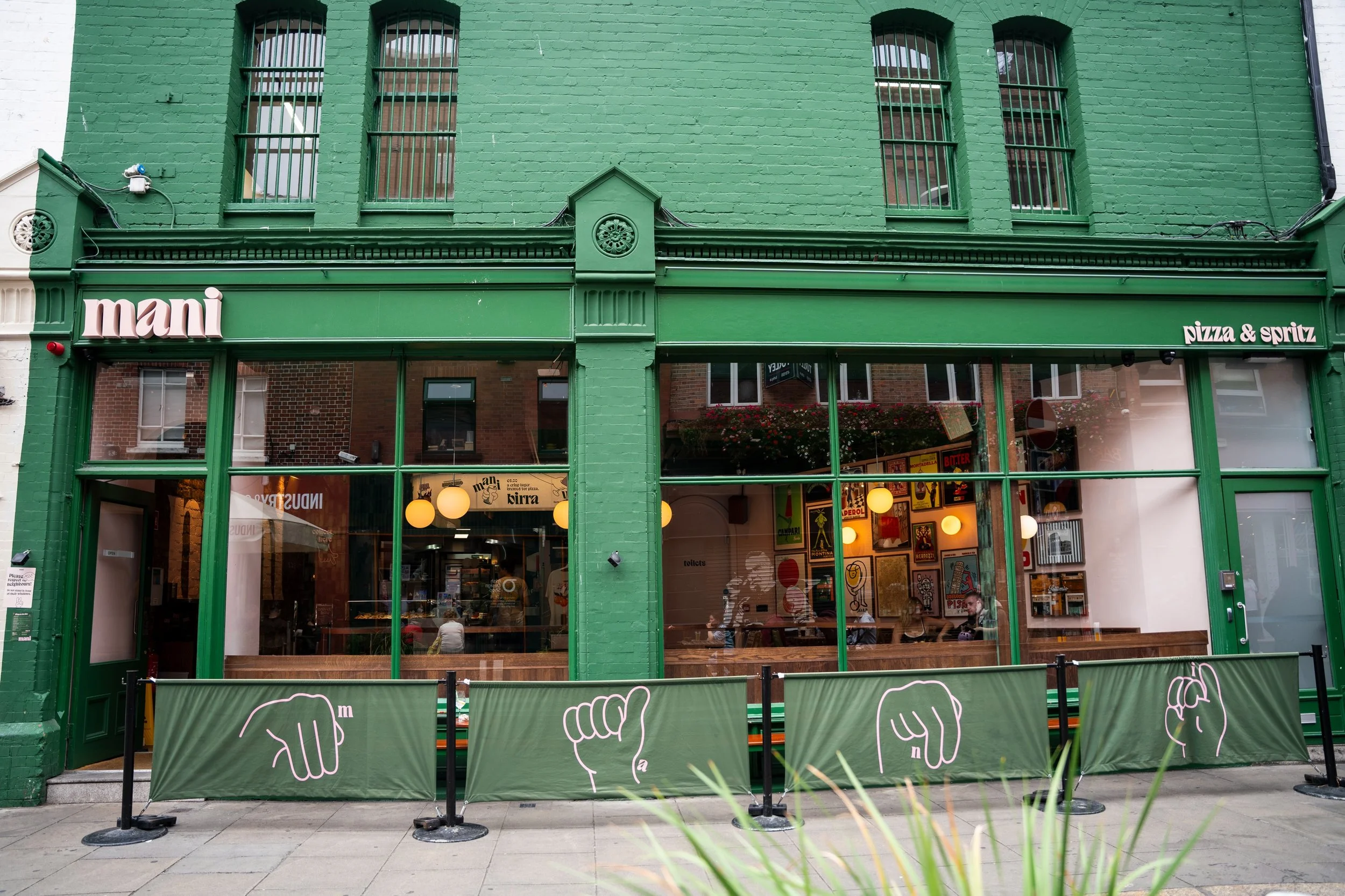 We ❤️ Drury Street.

Autumn&rsquo;s here. It&rsquo;s getting colder. It&rsquo;s getting wetter.

Good thing we&rsquo;ve got lots of seats.
We&rsquo;ve got heat.
We&rsquo;ve got tunes.
We&rsquo;ve got pizza.

Come inside. 

Drury Street, Dublin 2.