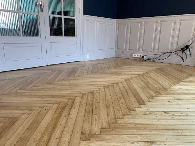 Renovated parquet chestnut floors