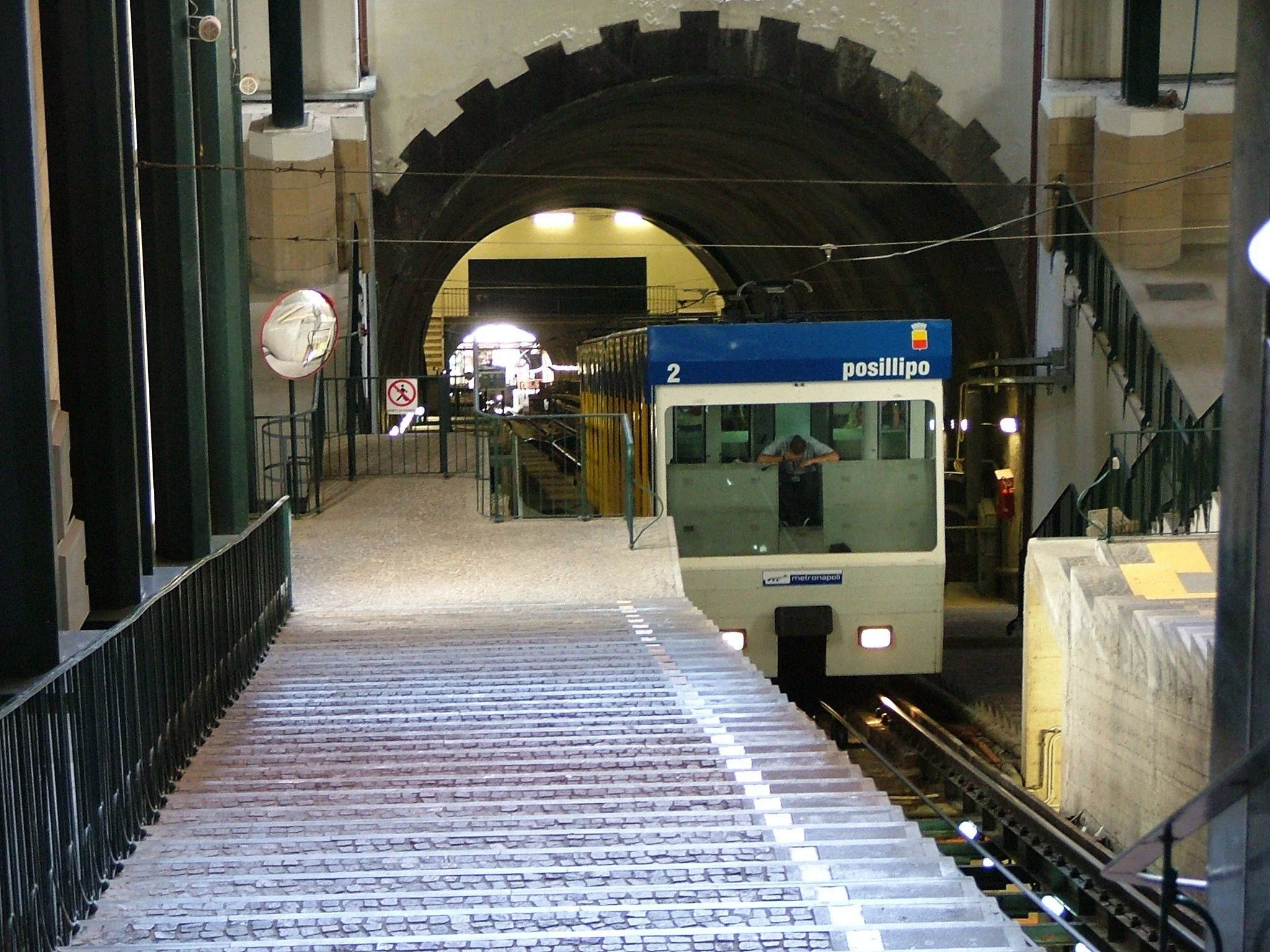 Napoli,_Funicolare_di_Mergellina.jpeg