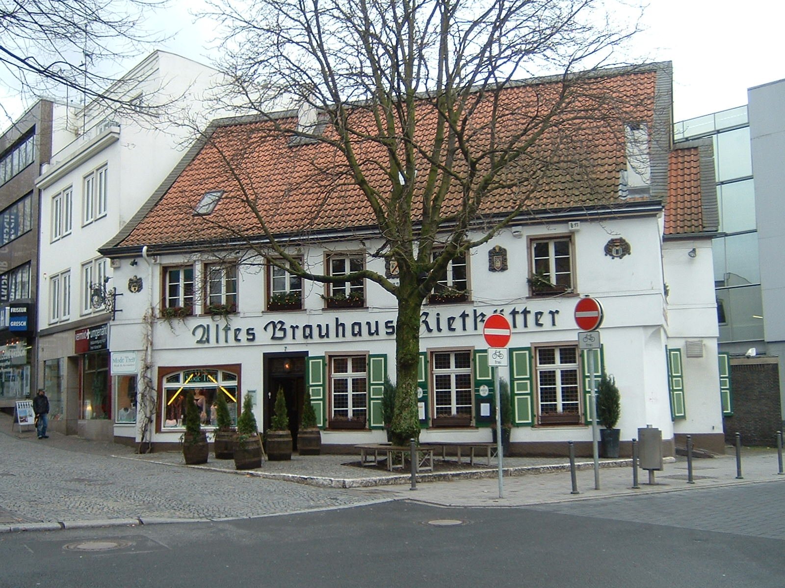 Altes Brauhaus Rietkötter is one of the oldest houses in Bochum, dating from 1630. Originally a private home, it became a brewery in 1777. It now has preservation status and today houses a restaurant, where they still brew their own beer. (Credit: Ha