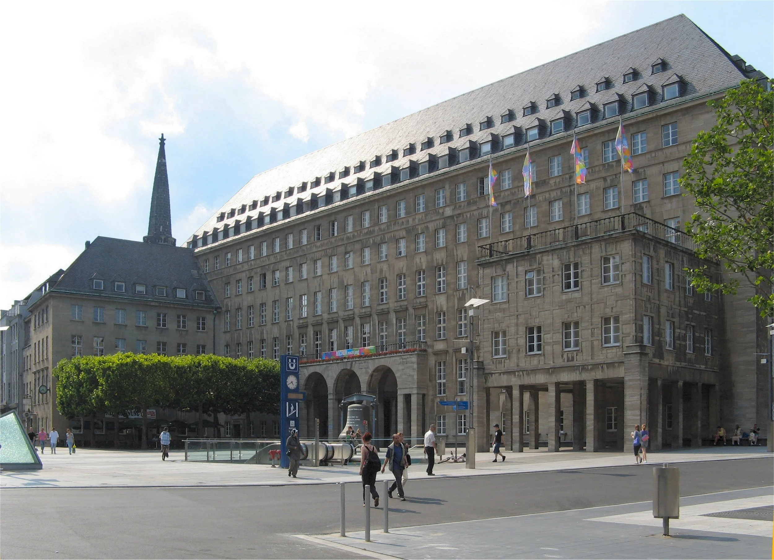 Bochum city hall (Credit: Hans-Jürgen Wiese / Wikimedia Commons)