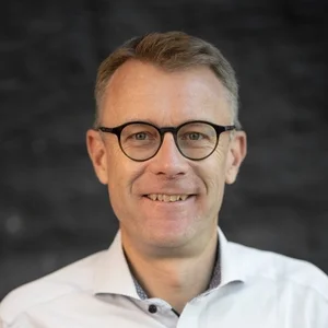 “Data as a Product – Accelerating Data & Analytics at Volvo Cars” by Niclas Nygren (Volvo Cars)