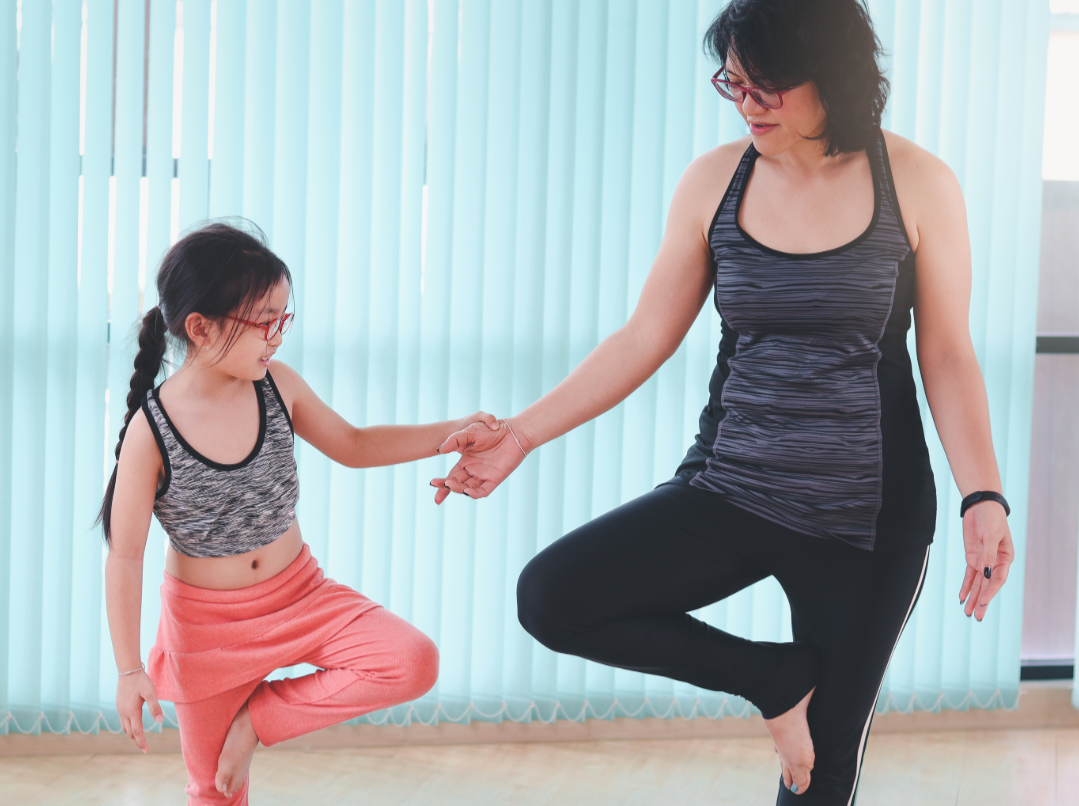 🌸 Stretch & Connect: Mom & Me Yoga Class 🌸