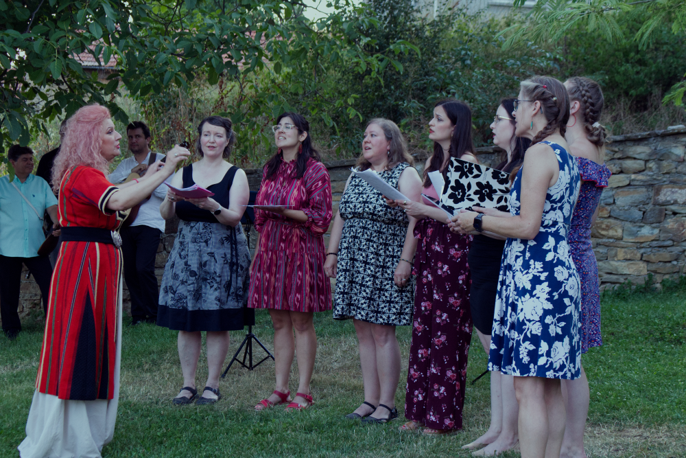 Photo by Luba Maznova