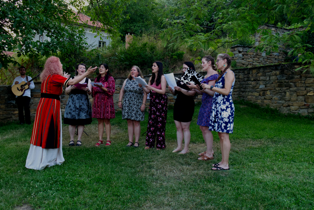 Photo by Luba Maznova