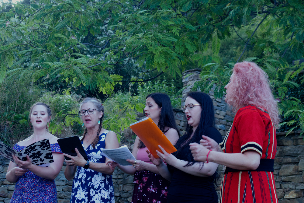 Photo by Luba Maznova