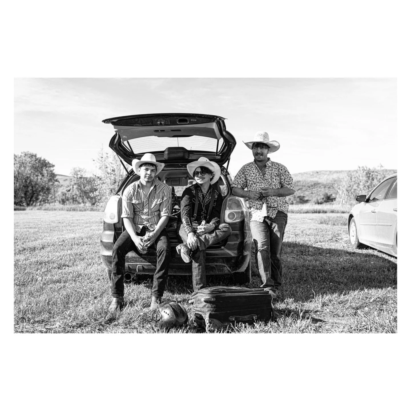 This one has always been a personal favorite of mine. No flashy bulls or broncs, no big fancy rig, just some local boys waiting for their turn to go win some cash. 

Shot at a 2024 Hart Ranch Rodeo Series Event 

#rodeo #rodeophotography #bullriding 