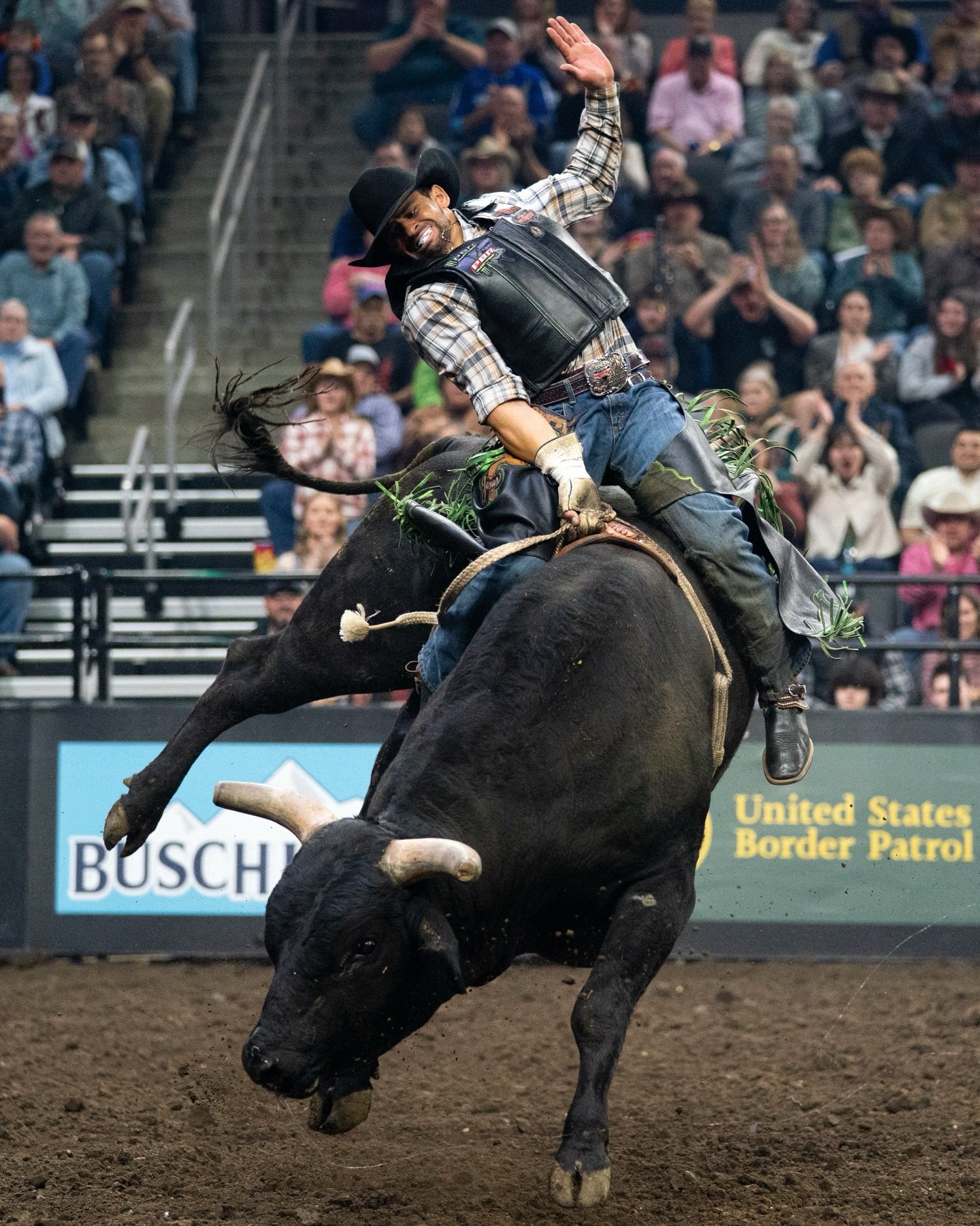 A few from round 1 in Sioux Falls 

 Shot for Rodeo on Sports Illustrated @si_rodeo 

#pbr #bullriding #rodeophotography #southdakota