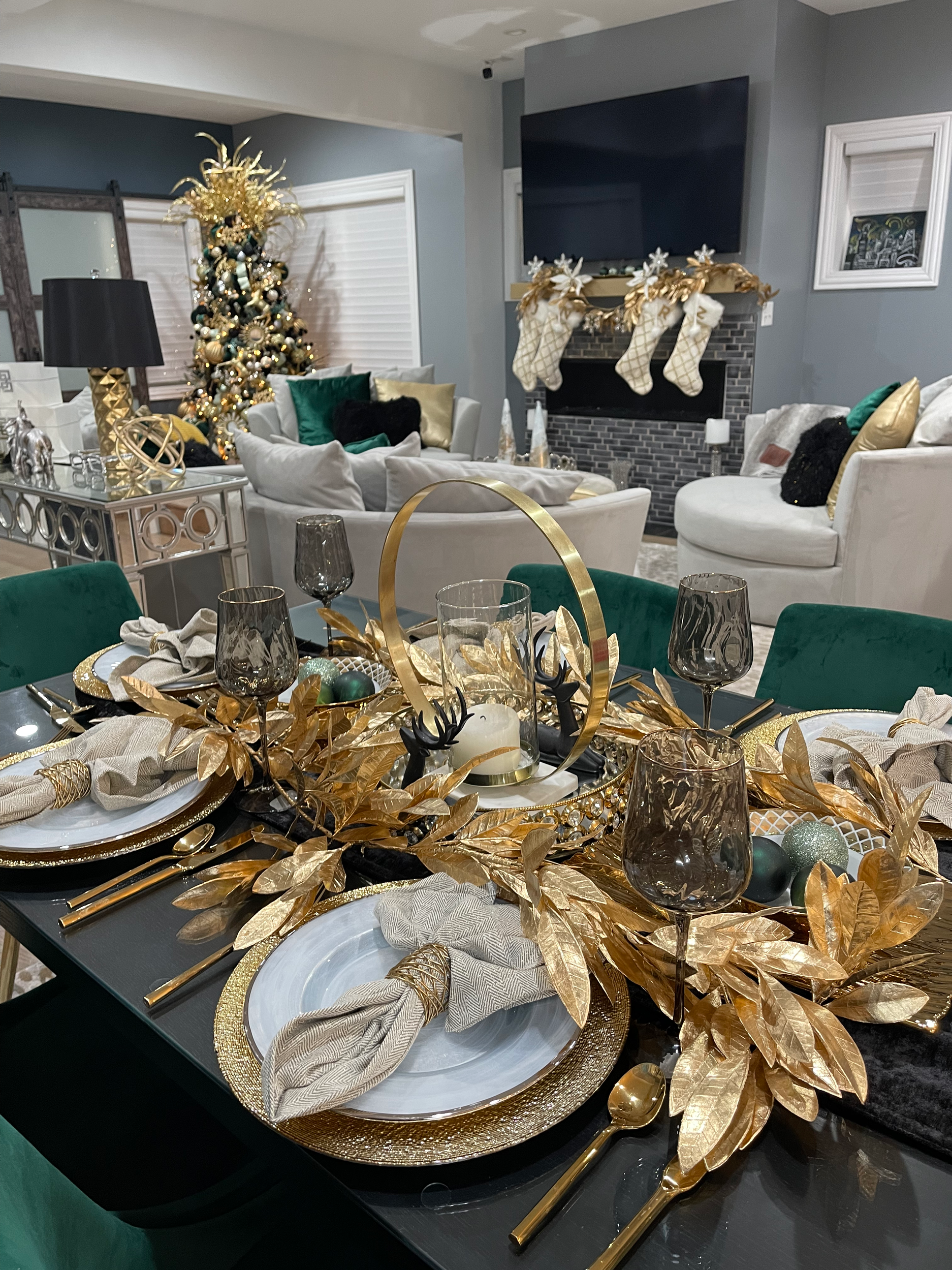Holiday Tablescape Deigns