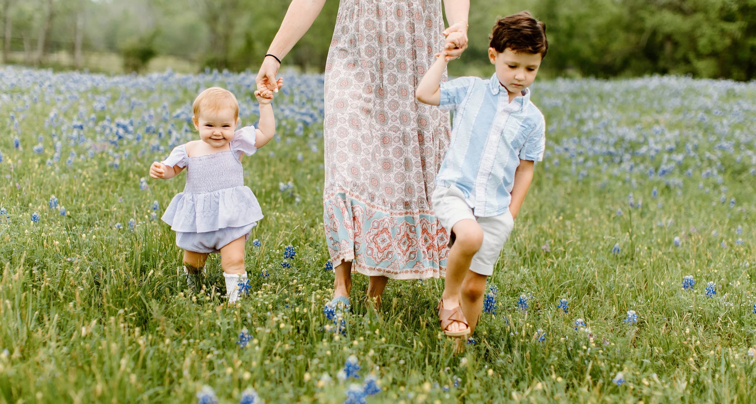 bluebonnets, bluebonnet mini session, spring mini session, mayfield photographs, family, couple, kids, photoshoot, photographer, conroe Texas, willis Texas, flowers, sunset