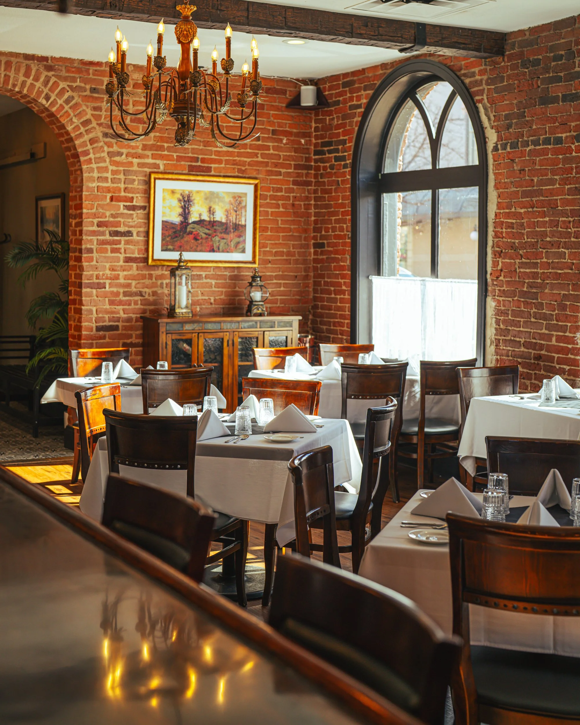 BellaColibri_GoldenColorado_Restaurant 1_250505.jpg