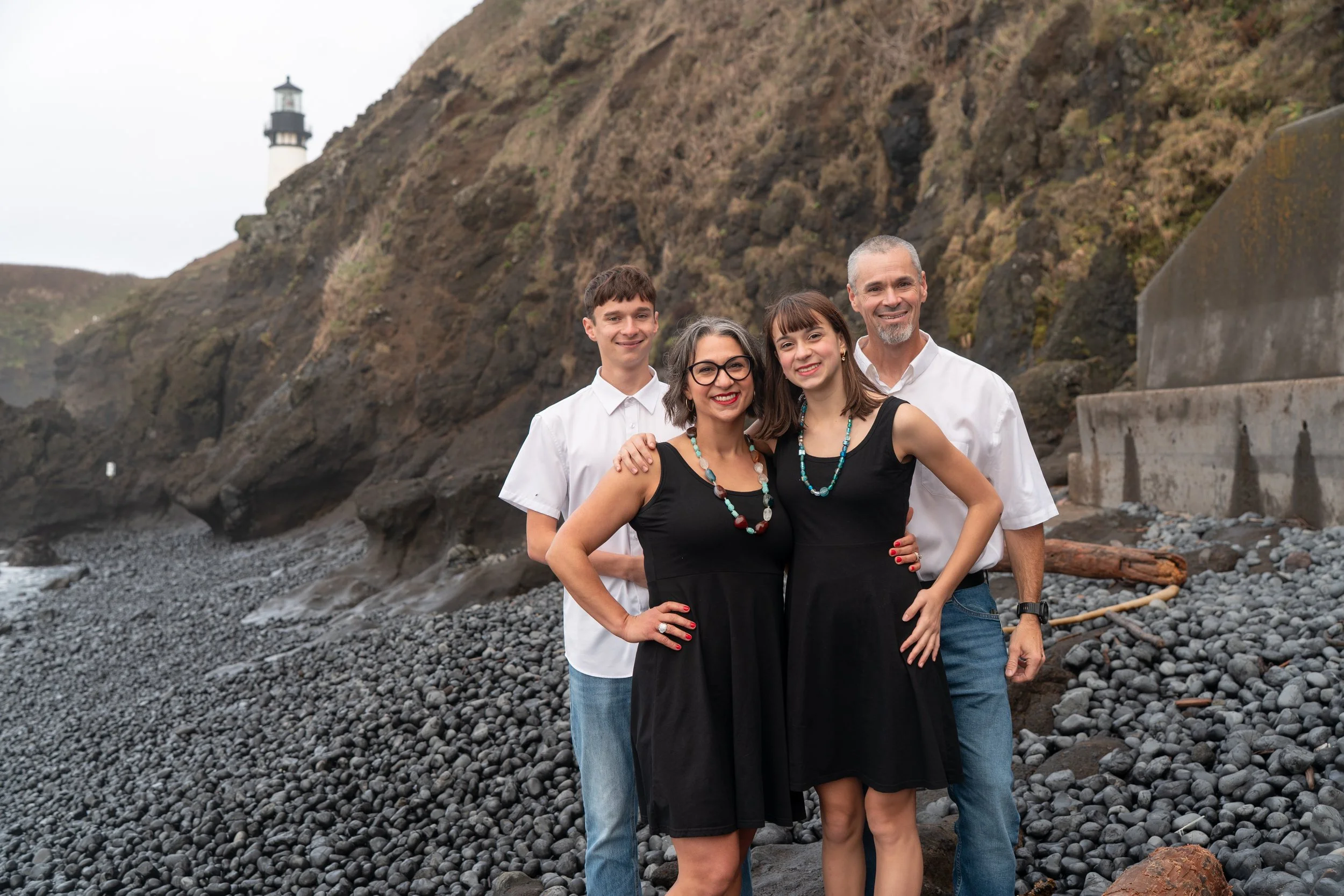 family photo at the yaquina lighthouse in newport oregon