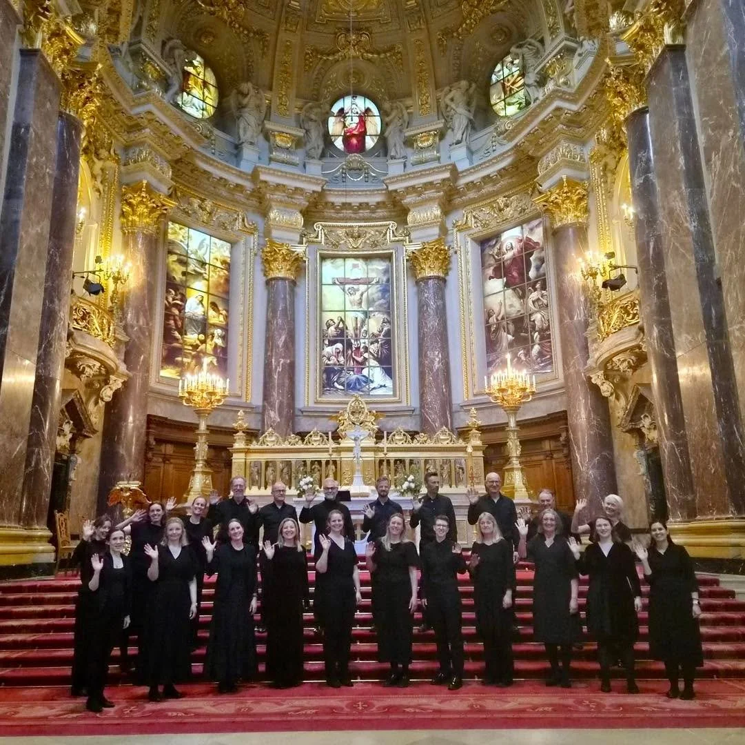 Berlin-&oslash;yeblikk ✨

Mange inntrykk, mye musikk og mange fine stunder sammen &mdash; b&aring;de i og utenfor &oslash;vingsrommene ❤️

Her er noen glimt fra turen v&aring;r!