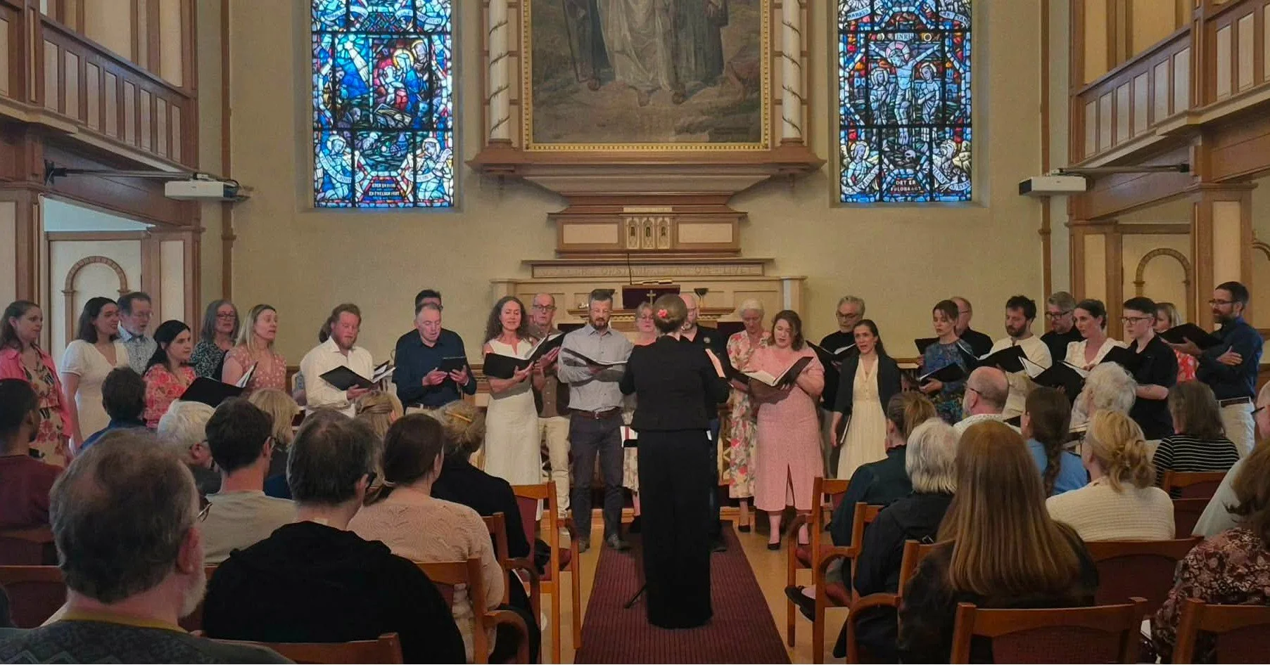 For en kveld det ble i g&aring;r!🤩 Vi koste oss virkelig! Tusen takk til alle som kom og delte kvelden med oss. Takk ogs&aring; til skuespiller Kasper Becker-Andersen som gav konserten en fabelaktig helhet, og selvsagt til den herlige og dyktige dir