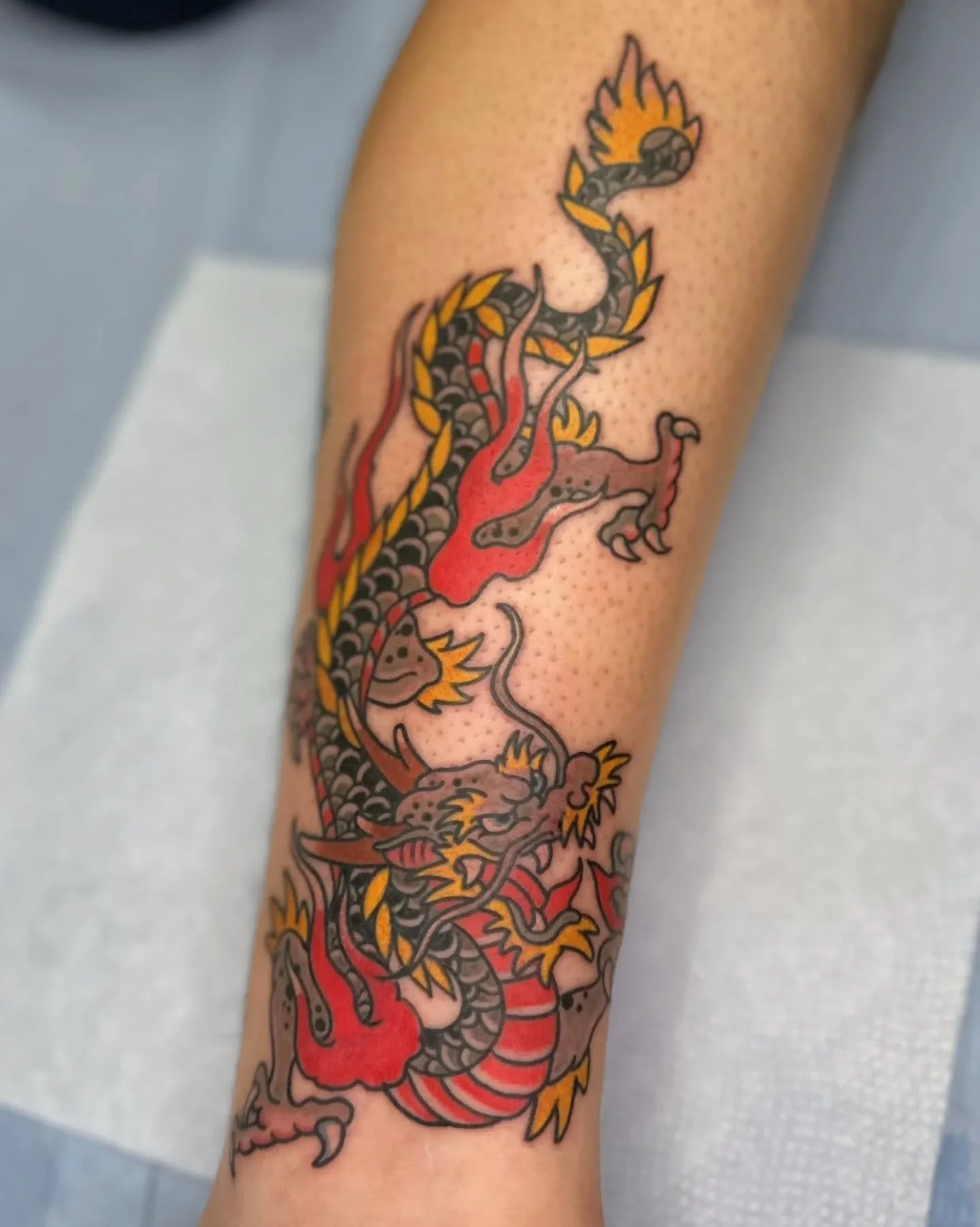 Whether your vision is in color or black and gray, @augustjonestattoos has you covered! 🐉

August is in the shop taking walk-ins Tuesday, Wednesday, Friday, and Saturday!