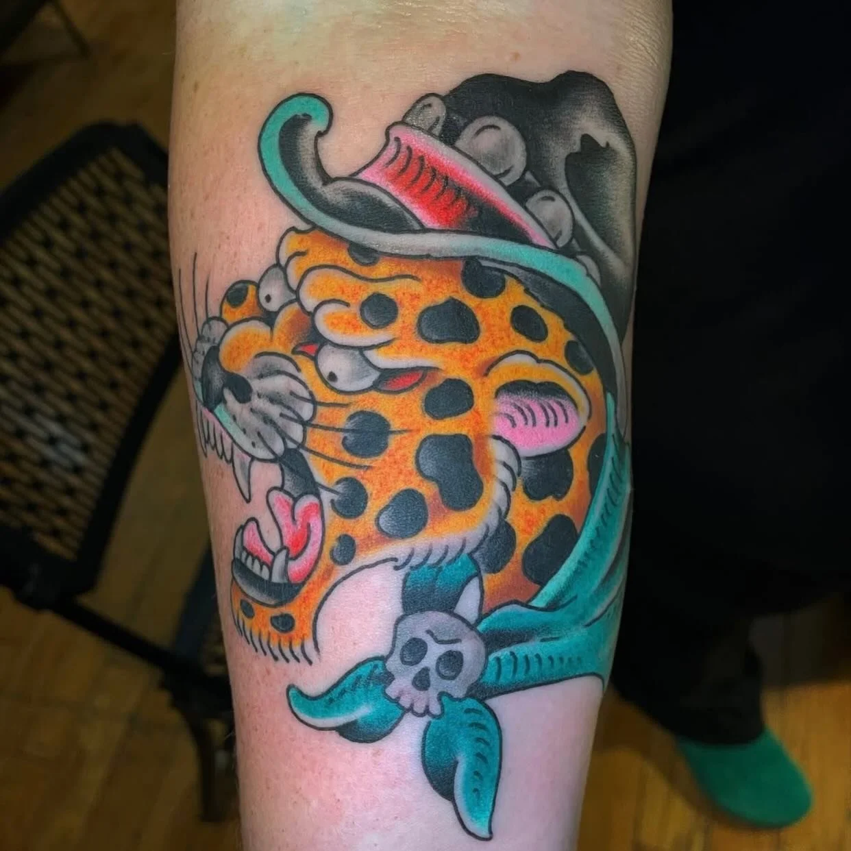 Make sure to get your next appointment with @mikekrodriguez in the books. Or, if you&rsquo;re feeling impulsive, you could catch Mike on a walk-in Thursdays and Sundays! 👀