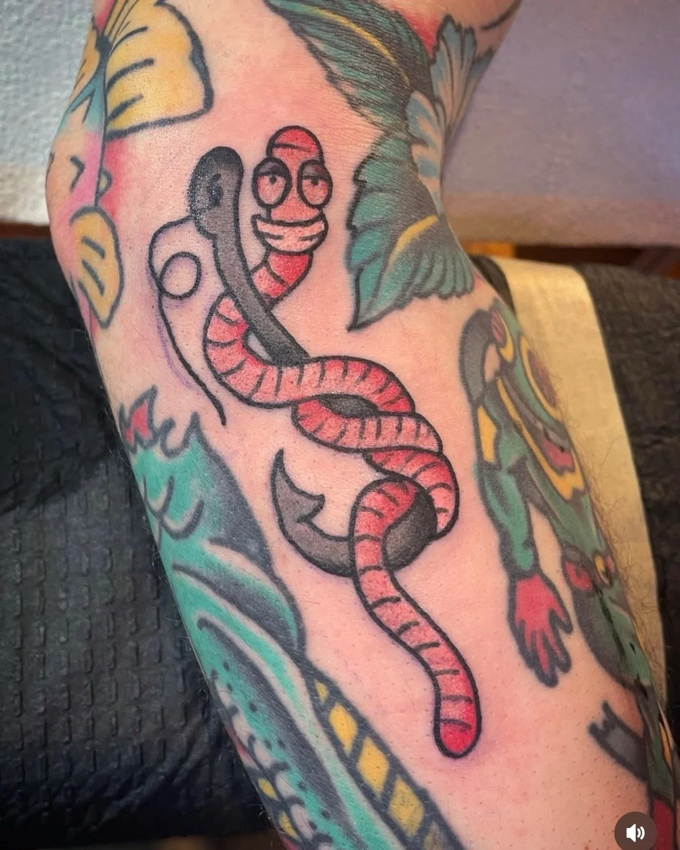 Fun lil worm made by @mikekrodriguez here at Trader Bob&rsquo;s 🪱

Catch Mike for a walk-in Thursday or Sunday, every week!