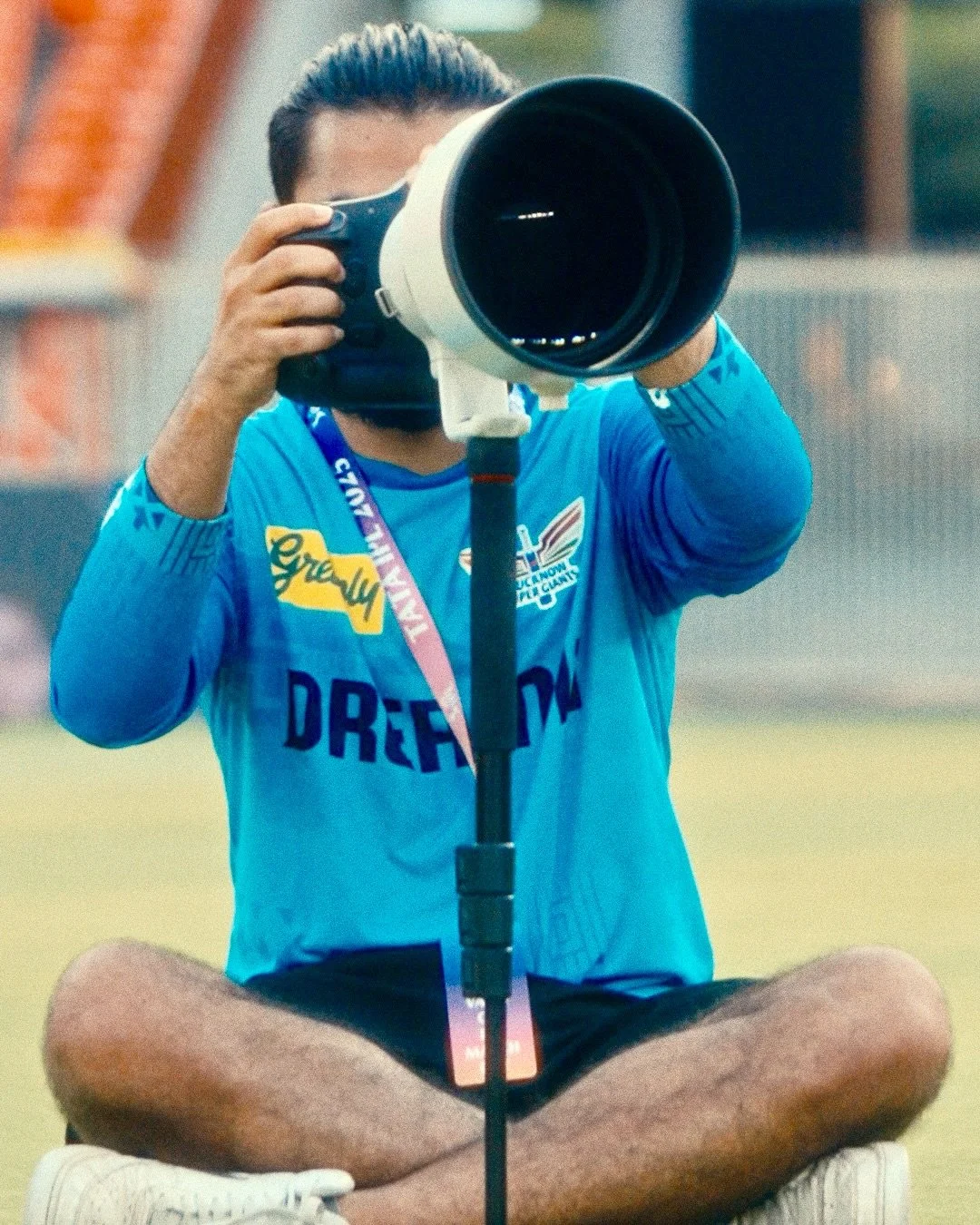 When your lens gets more attention than you 😏📸

#ipl #cricketphotography #sportsphotography #canonr1 #canonuk #canonindiaofficial @canonuk @canonindia_official