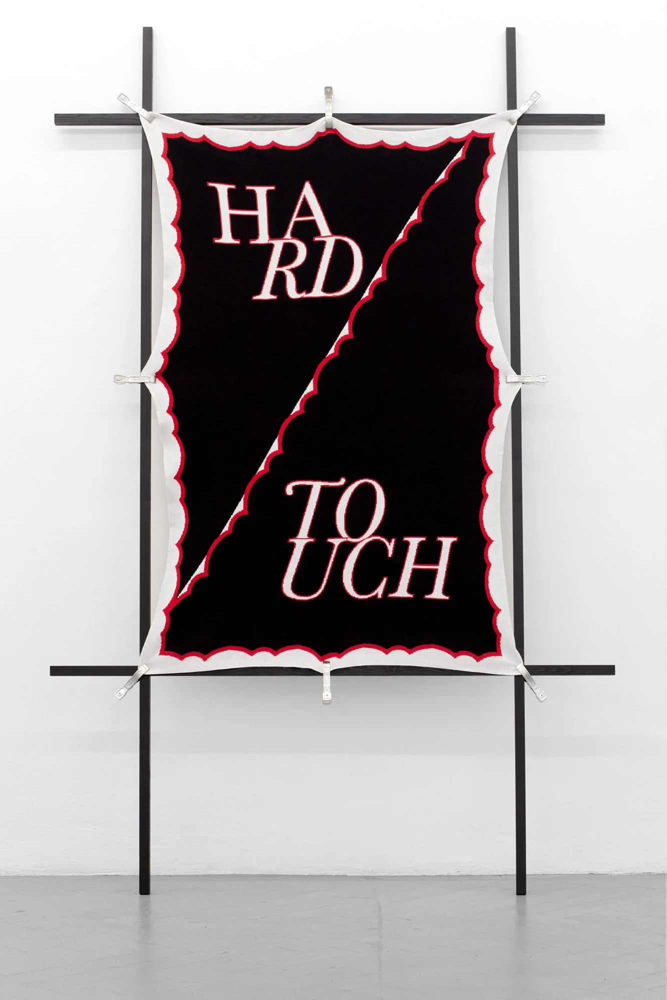 FO005_03hardtouch.jpg
