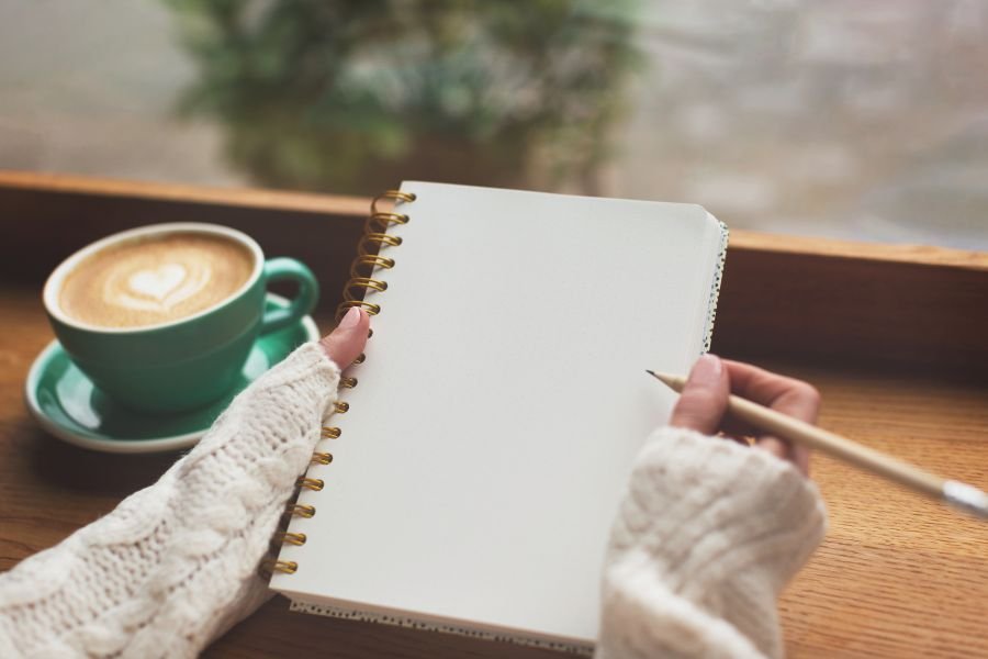 55 Journaling Prompts to Inspire More Happiness Daily