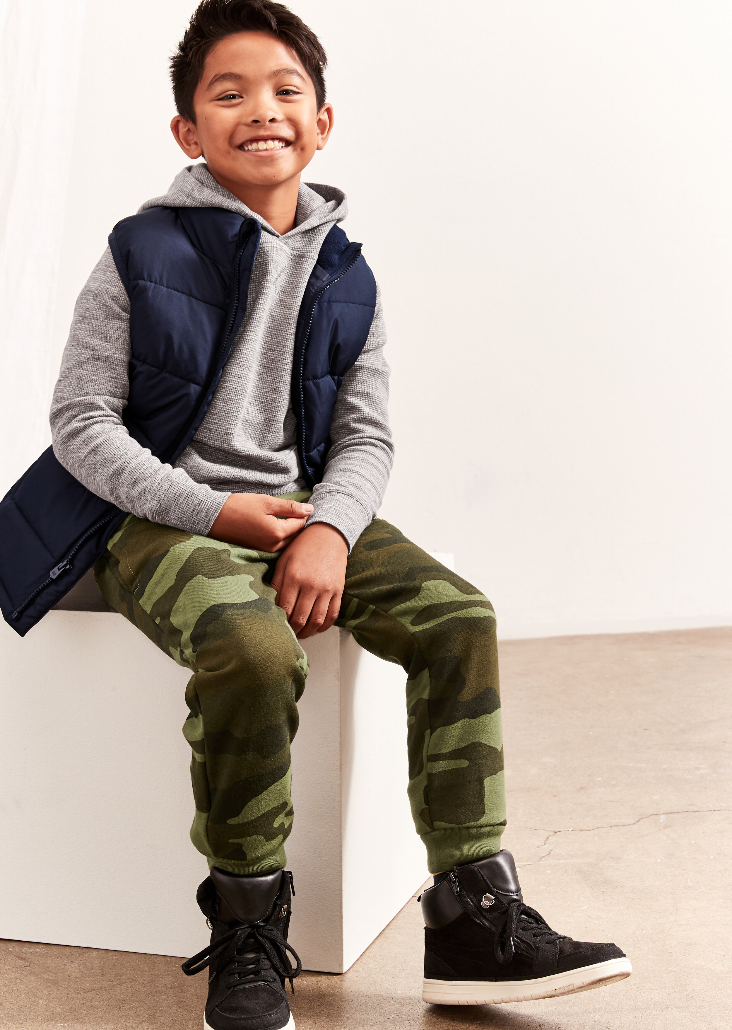 KB36_19_FA1_GF_OF_CASUAL_PANTS_8667577_v0023.jpeg