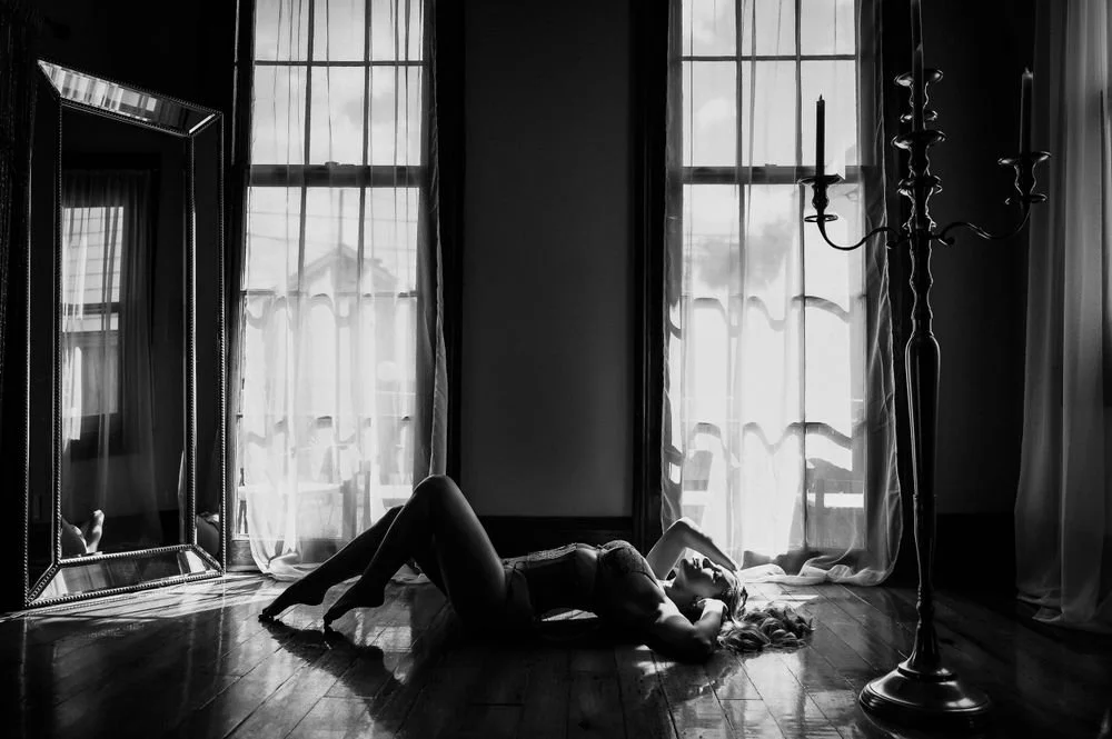 Boudoir portrait of woman by Luxury Boudoir Photographer Nue Orleans Boudoir located in New Orleans, Lousiana. 