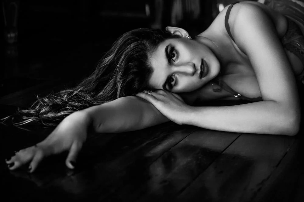 Boudoir portrait of woman by Luxury Boudoir Photographer Nue Orleans Boudoir located in New Orleans, Lousiana. 