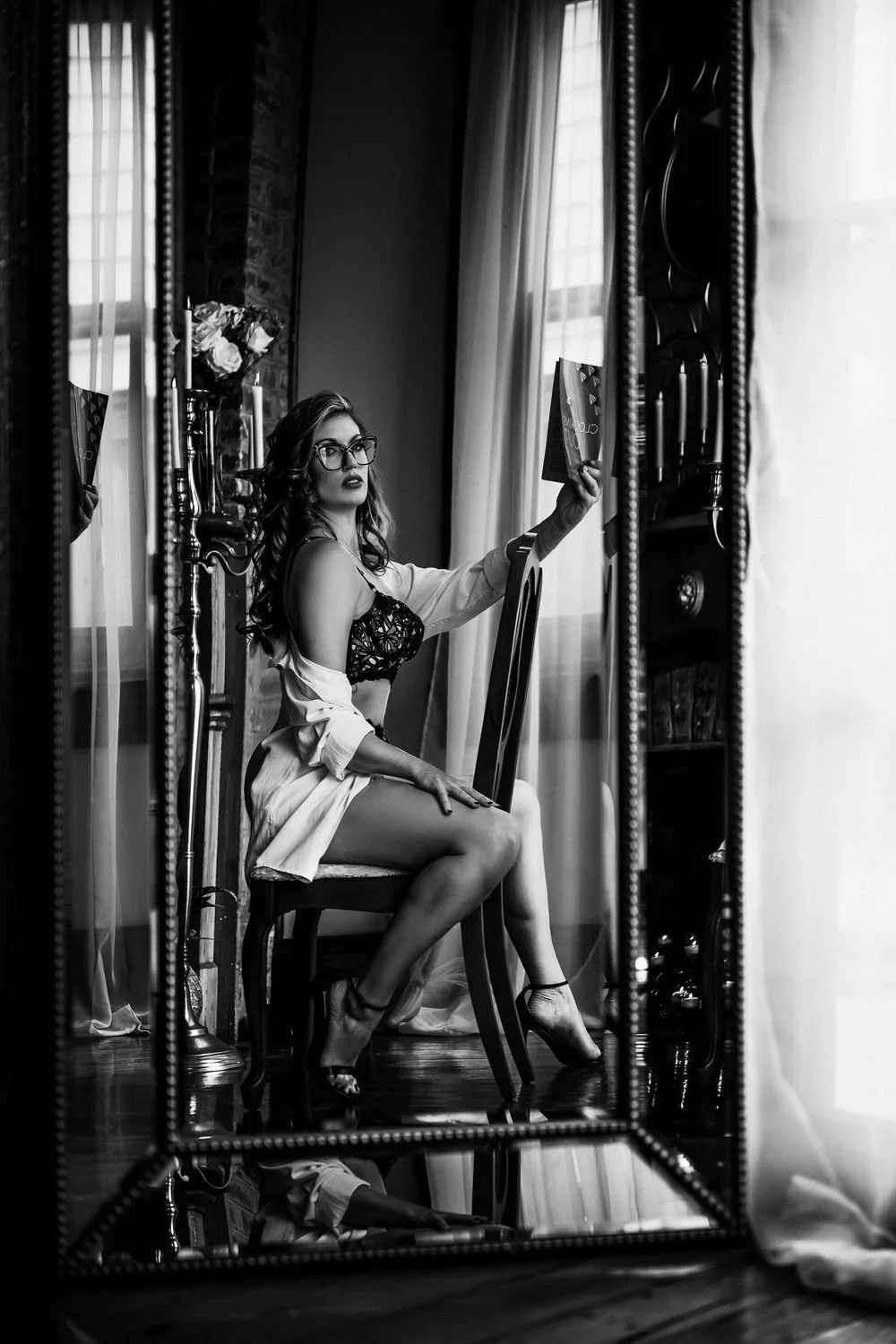 Boudoir portrait of woman by Luxury Boudoir Photographer Nue Orleans Boudoir located in New Orleans, Lousiana. 