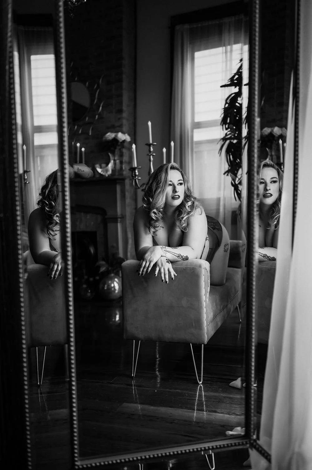 Boudoir portrait of woman by Luxury Boudoir Photographer Nue Orleans Boudoir located in New Orleans, Lousiana. 