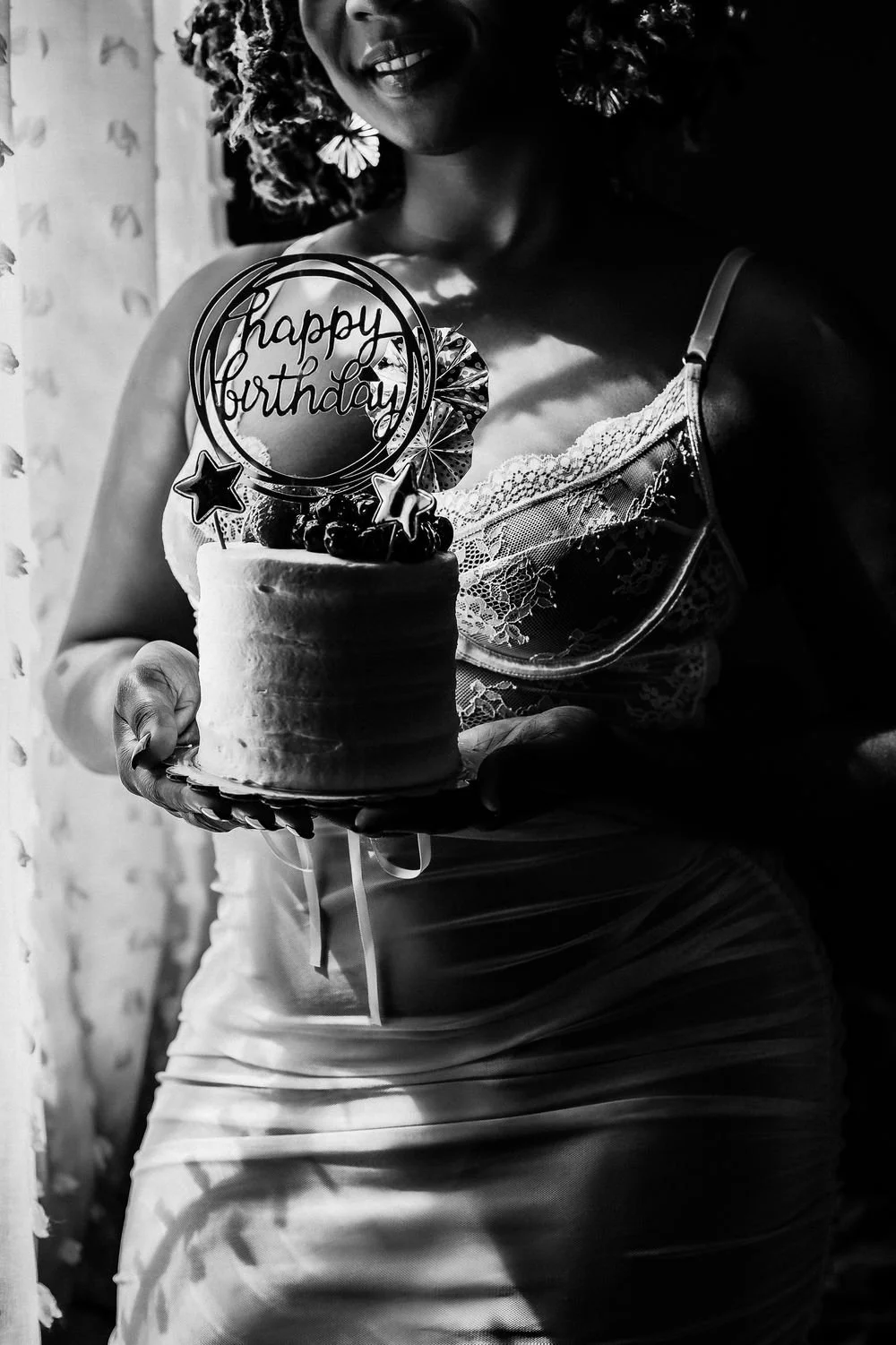 Boudoir portrait of woman by Luxury Boudoir Photographer Nue Orleans Boudoir located in New Orleans, Lousiana. 