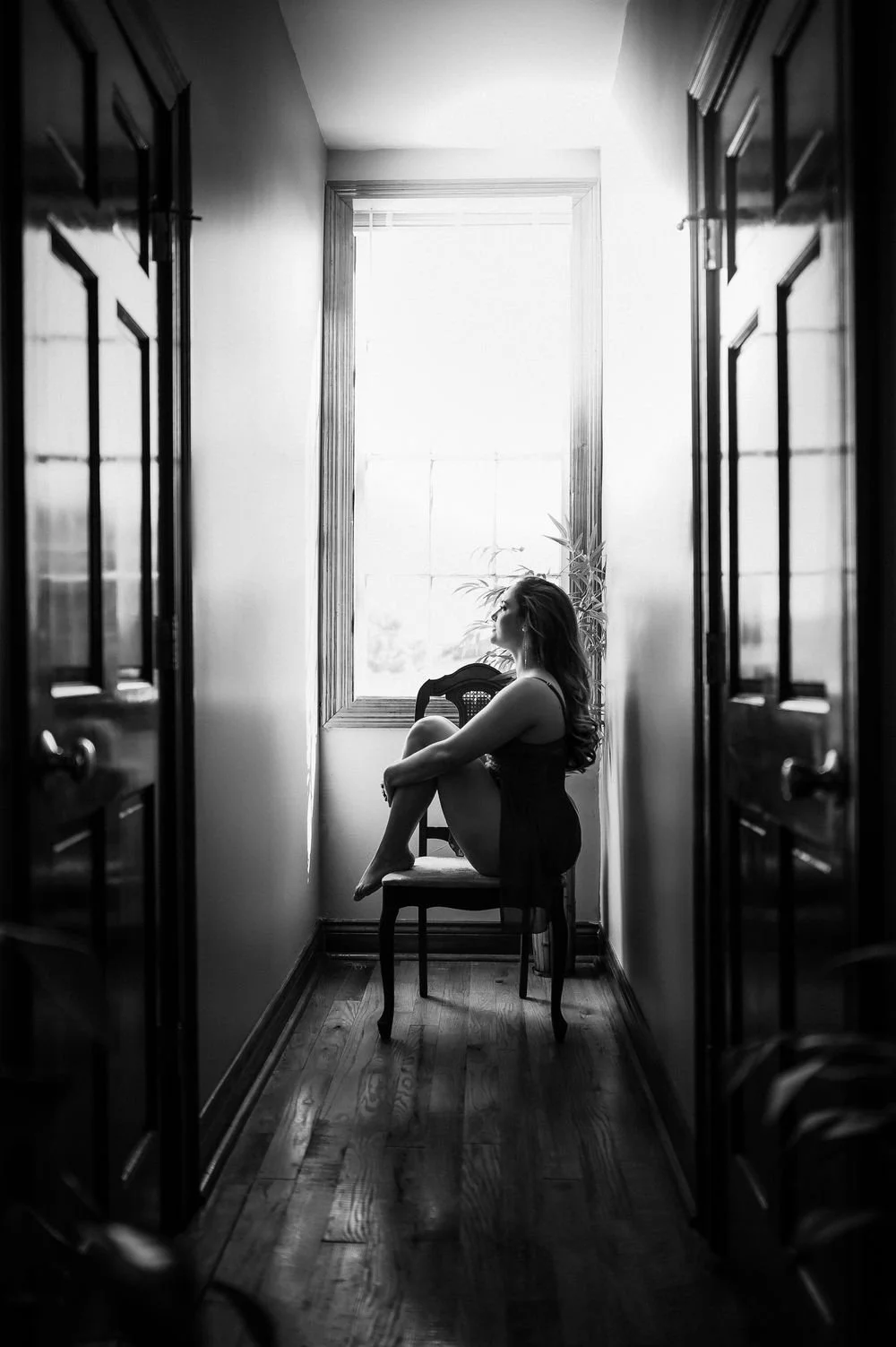 Boudoir portrait of woman by Luxury Boudoir Photographer Nue Orleans Boudoir located in New Orleans, Lousiana. 