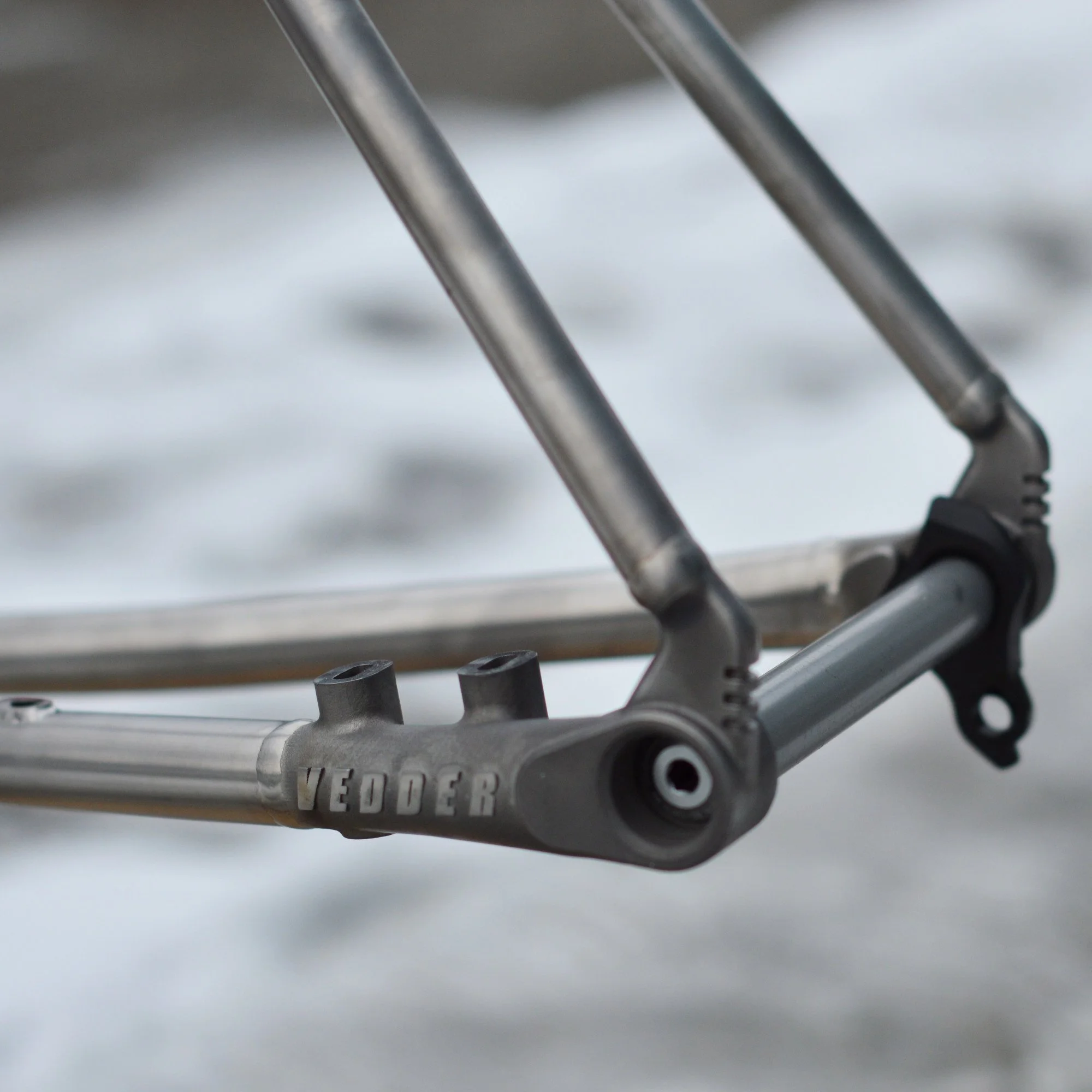 3D printed titanium dropouts of the UNpaved Vedder gravelbike