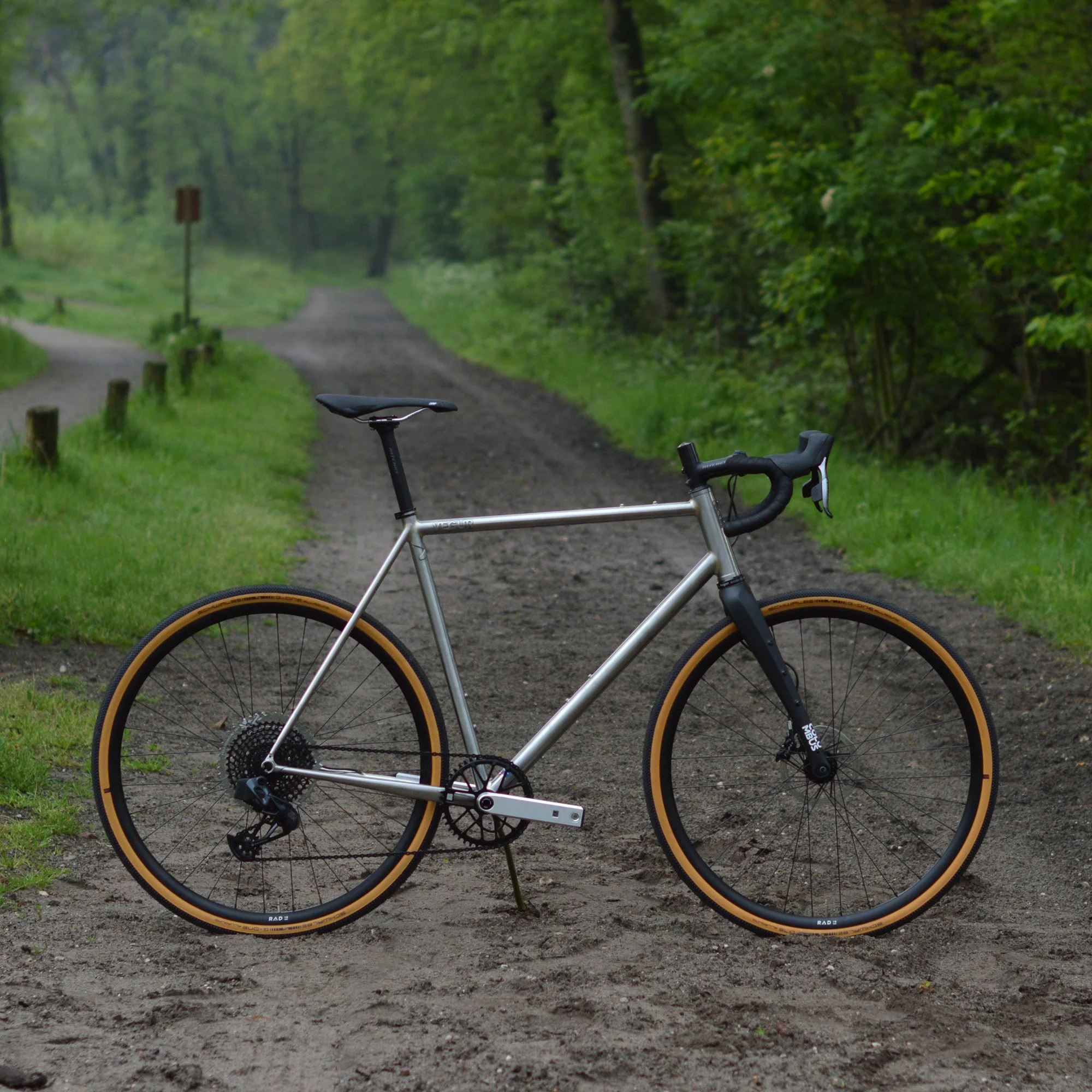 Vegur Allroad stainless steel Columbus XCR gravelbike