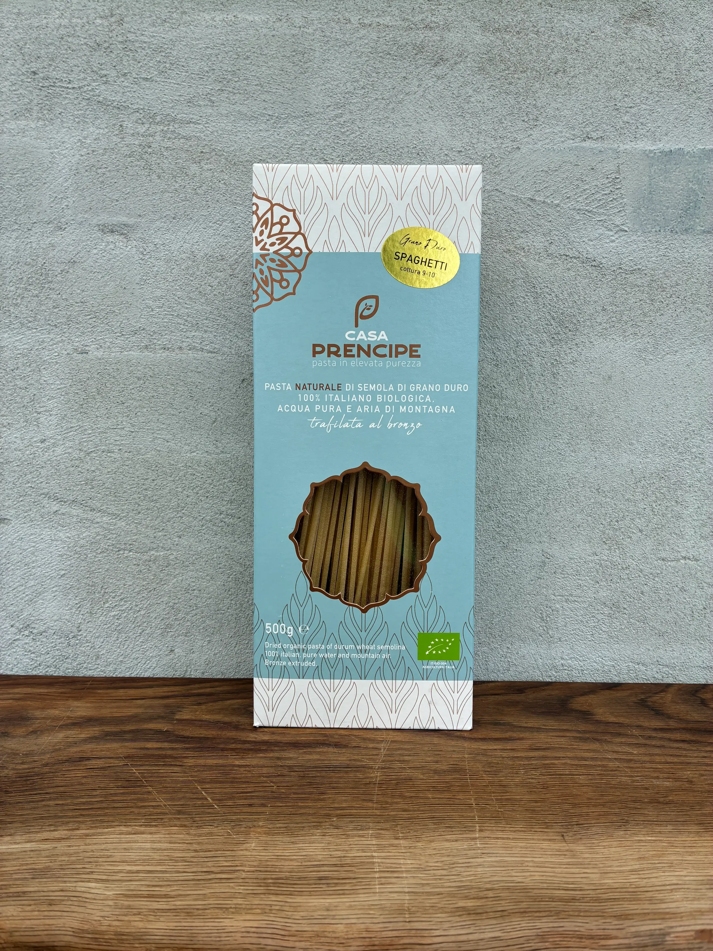 Klassisk kort pasta i økologisk kvalitet. Støbebronceskåret med ru overflade der binder sauce tæt. Lavet på økologisk durumhvede fra Puglia.

Tørret ved lav varme for at bevare alle de gode næringstoffer.