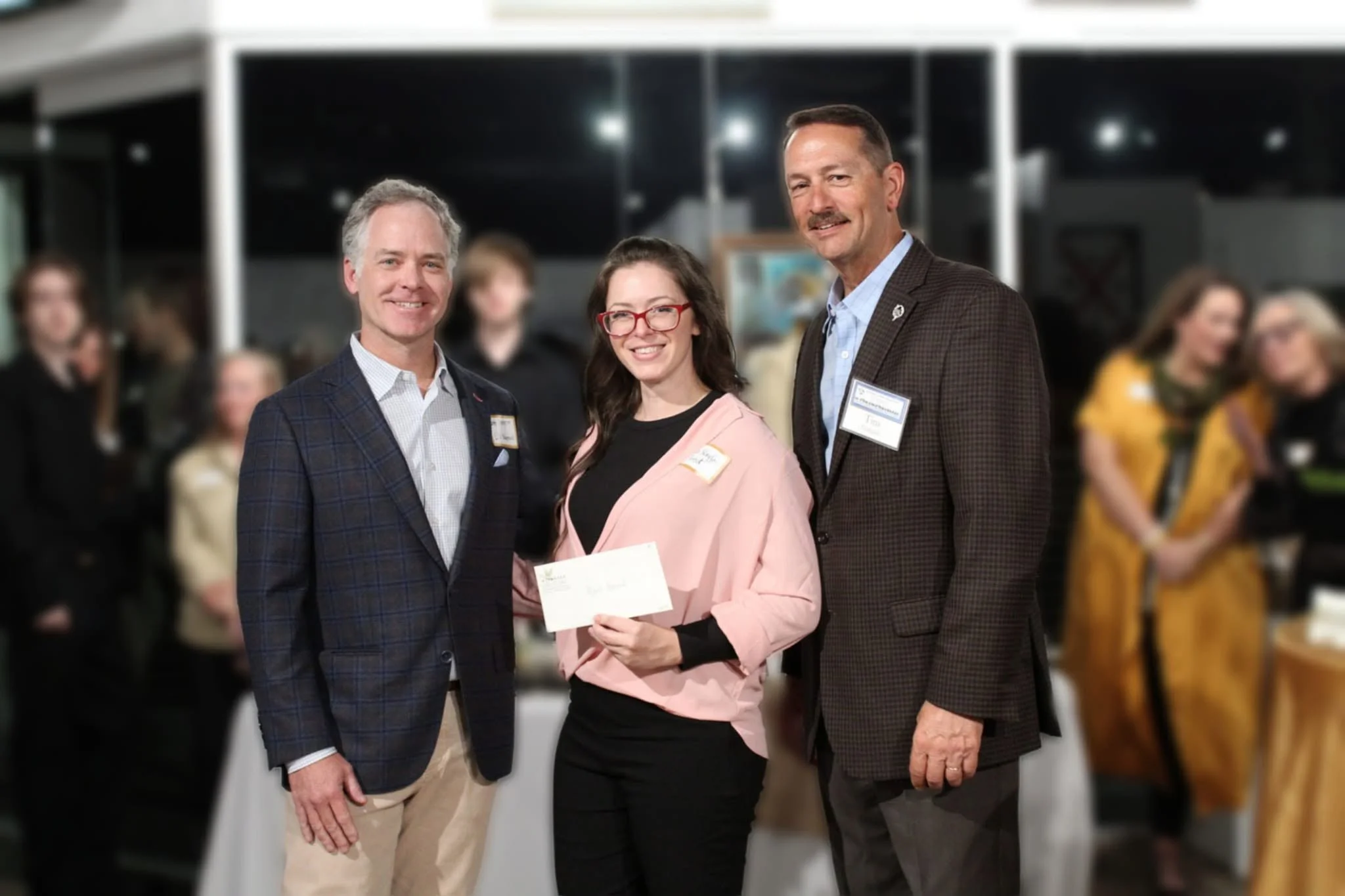 award 508010365_3119387758216467_5001579919317495834_n.jpg