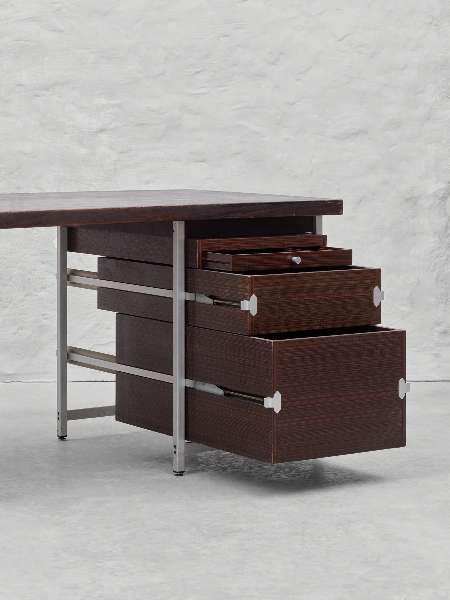 Jules Wabbes_Desk_04.jpg