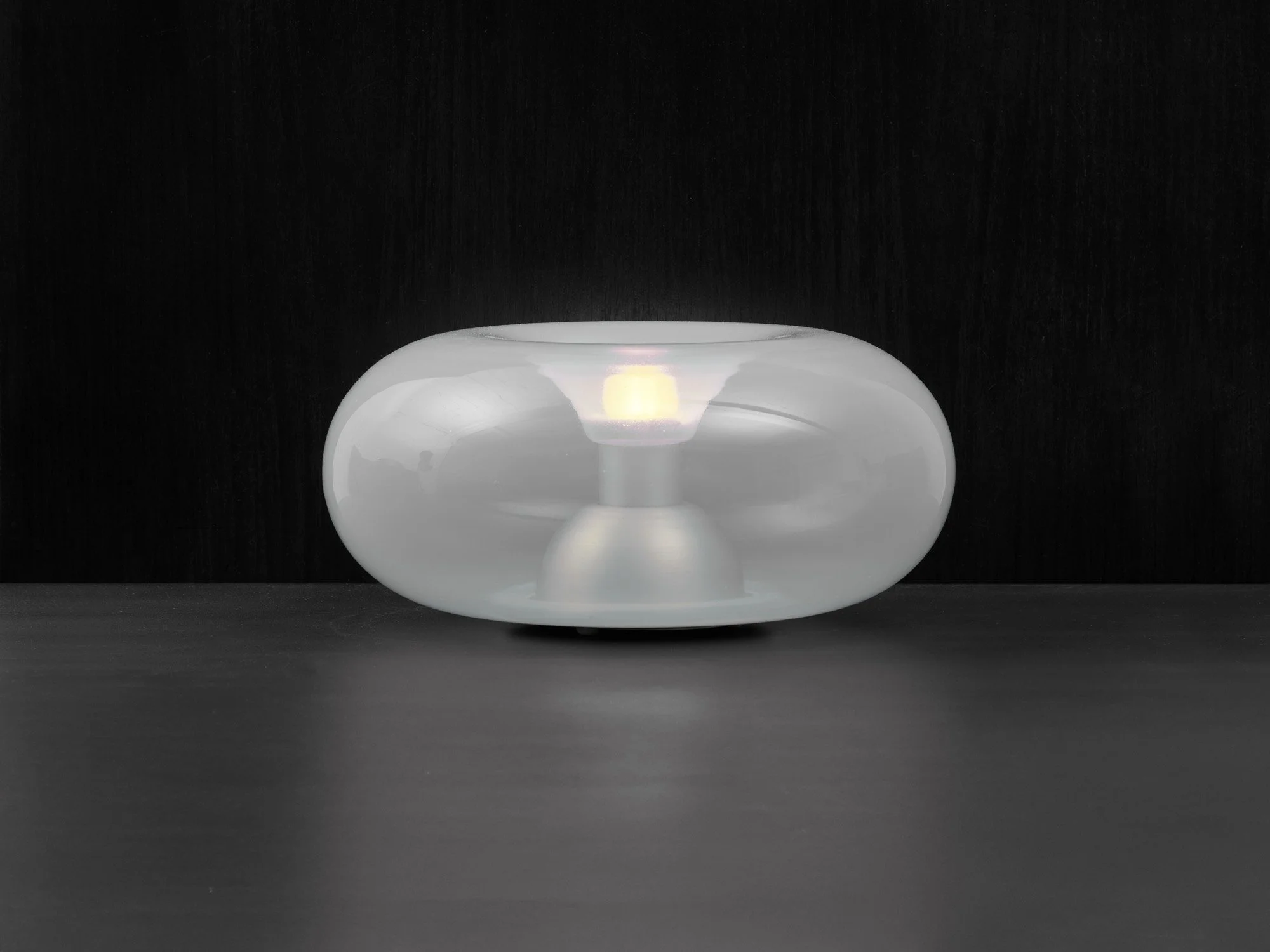 Luceos_Donut Lamp_03B.jpg
