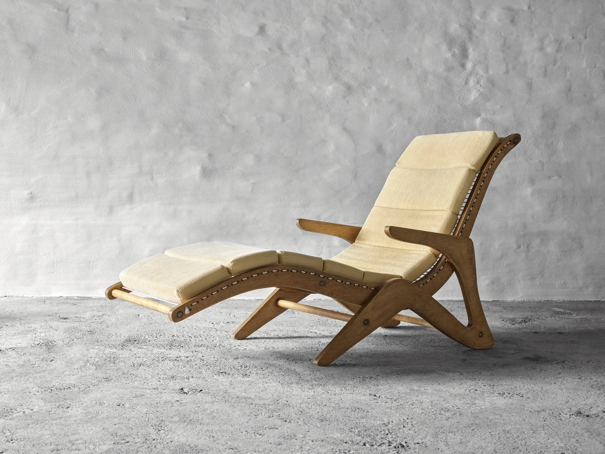 Jose Zanine Caldas Lounge Chair_01.jpg