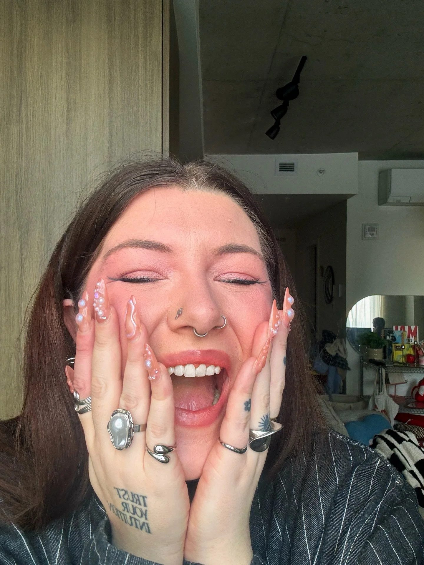 sunday dump - morceaux de vie color&eacute;s
captur&eacute; avec le coeur, &agrave; travers la noirceur ❤️&zwj;🩹❕