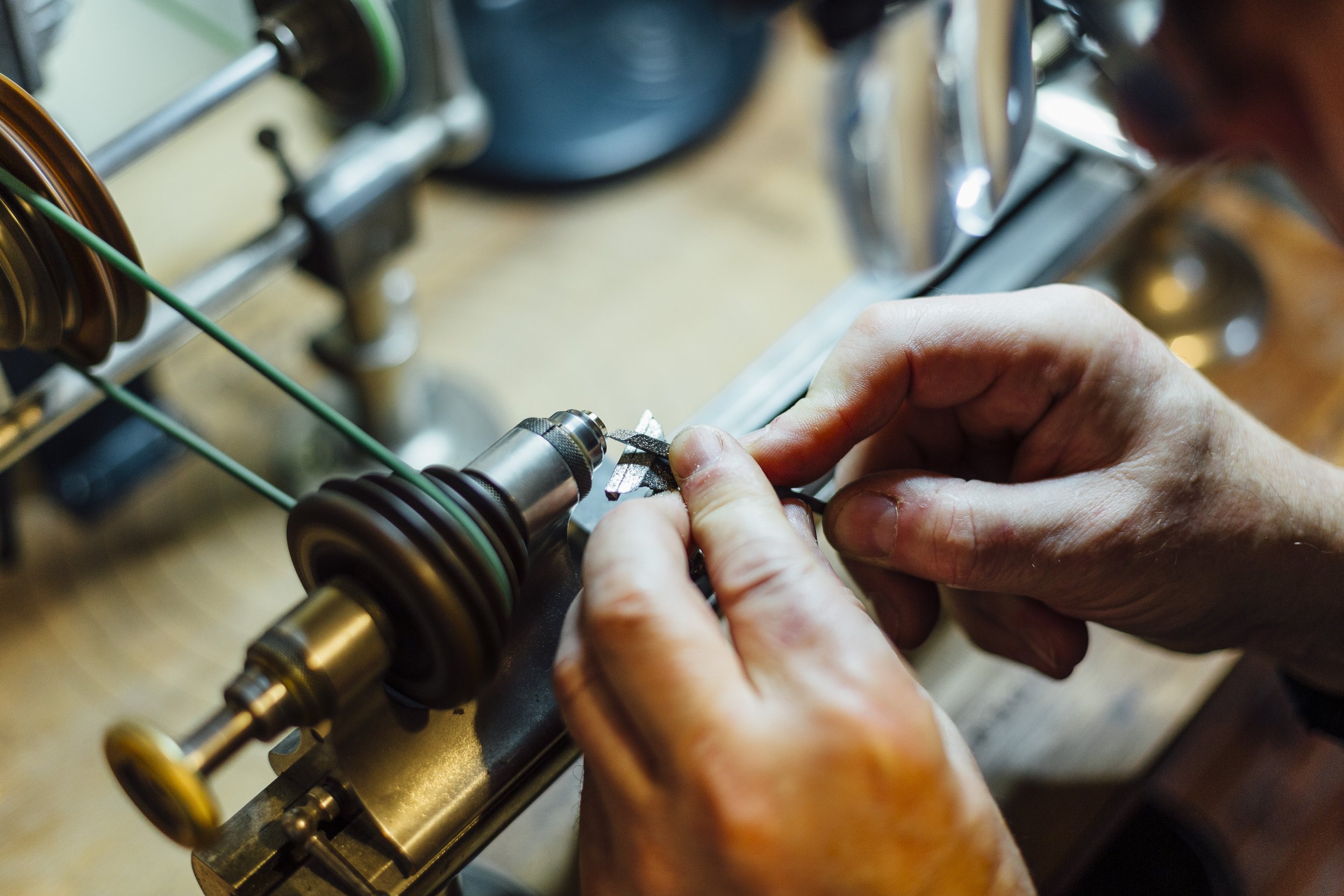 Turning a brass bush on the lathe
